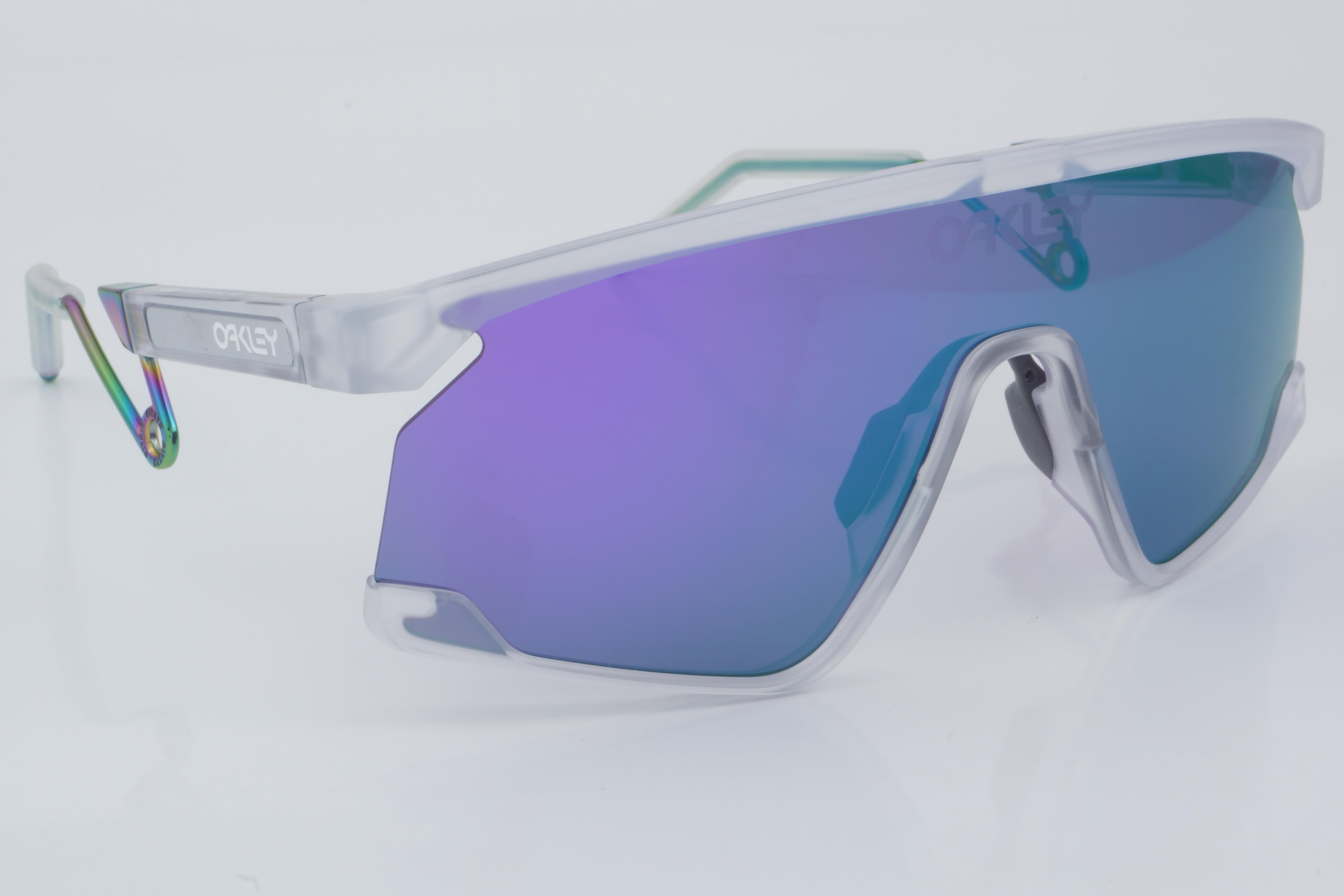 Oakley OO 9237 0239 133 - 01 Güneş Gözlüğü