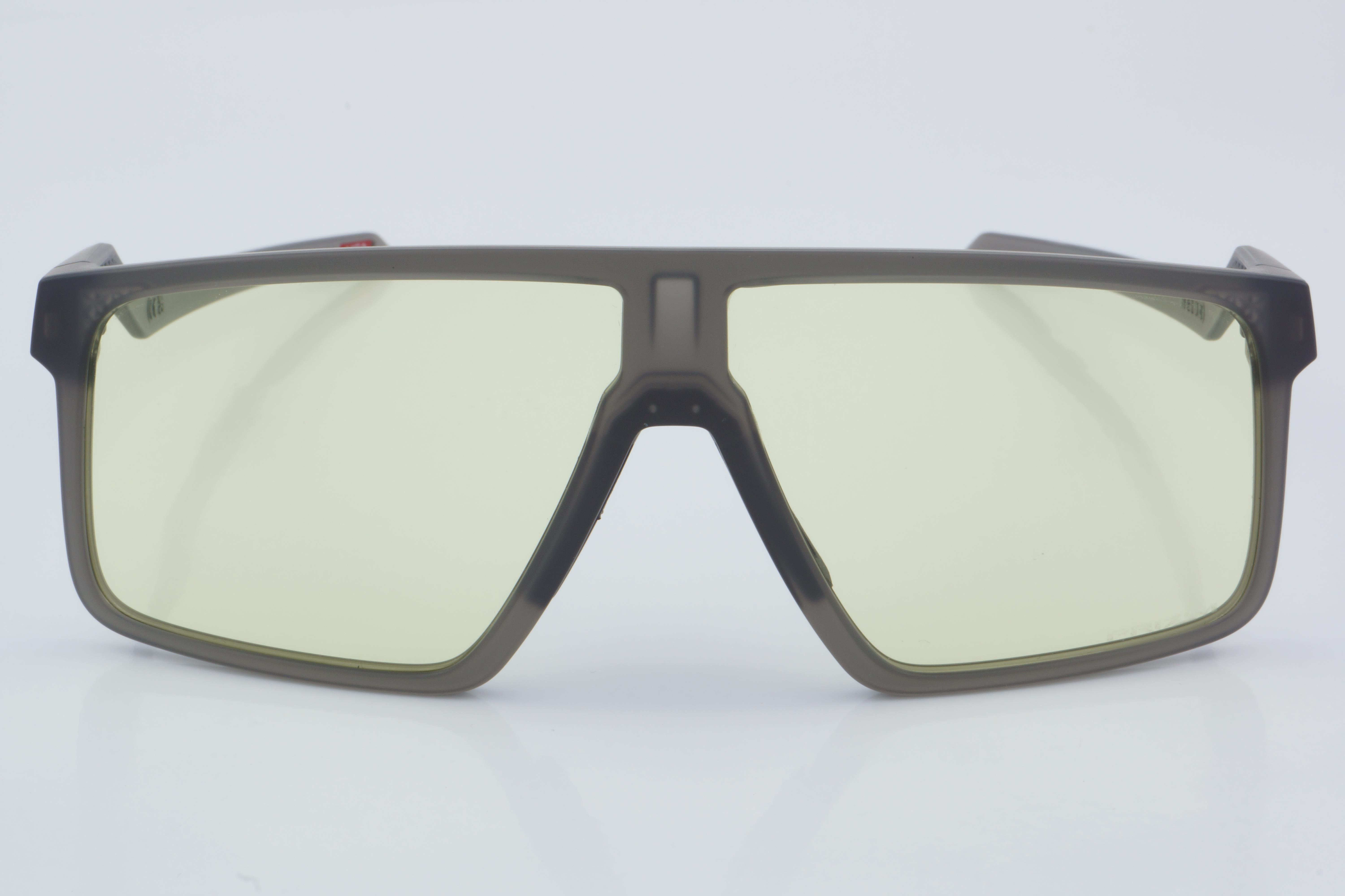 Oakley OO 9285 0261 61 - 01 Güneş Gözlüğü