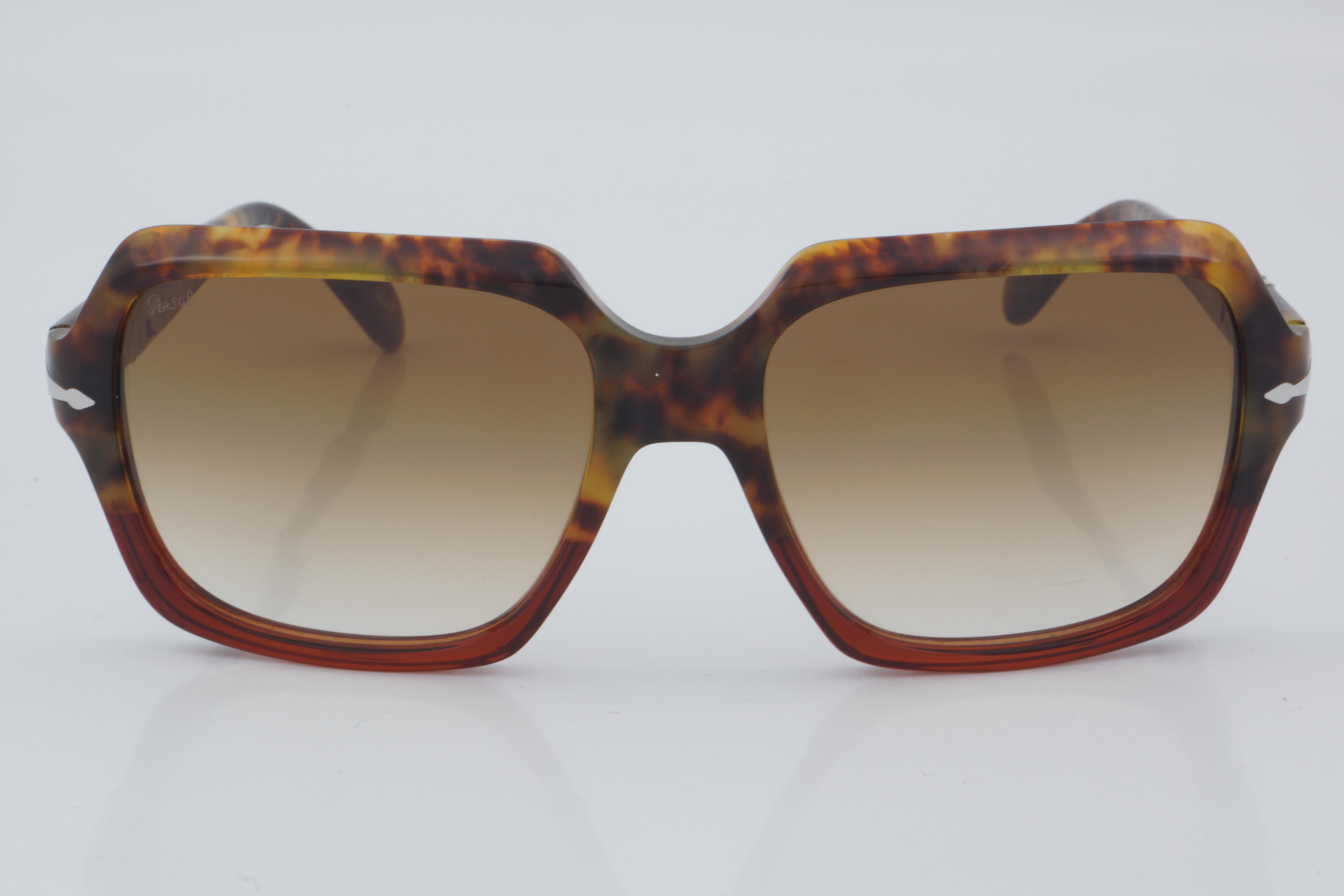 Persol PO 0581-S 1121/51 54 - 01 Güneş Gözlüğü