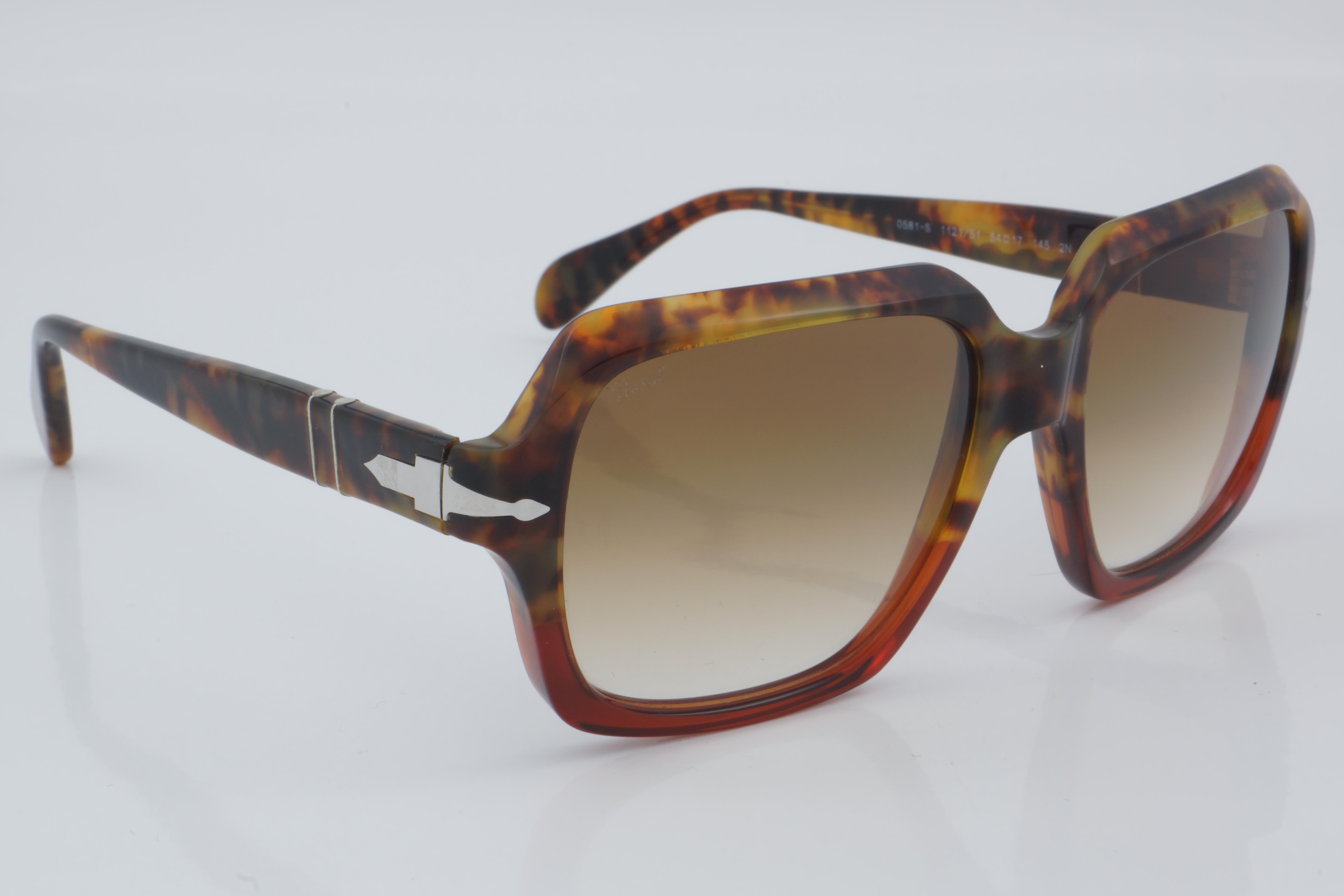 Persol PO 0581-S 1121/51 54 - 01 Güneş Gözlüğü