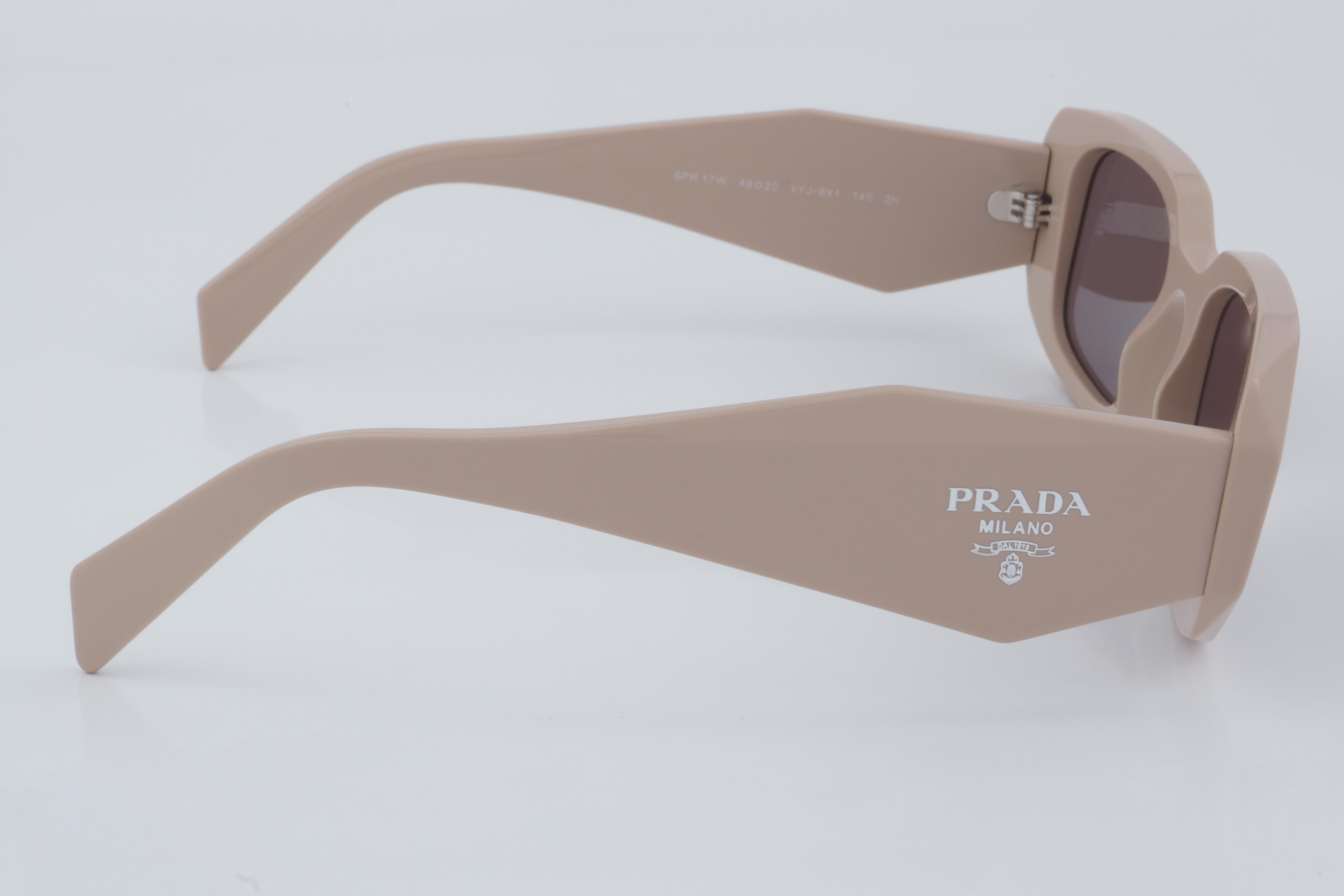 Prada SPR 17W VYJ-6X1 49 - 01 Güneş Gözlüğü