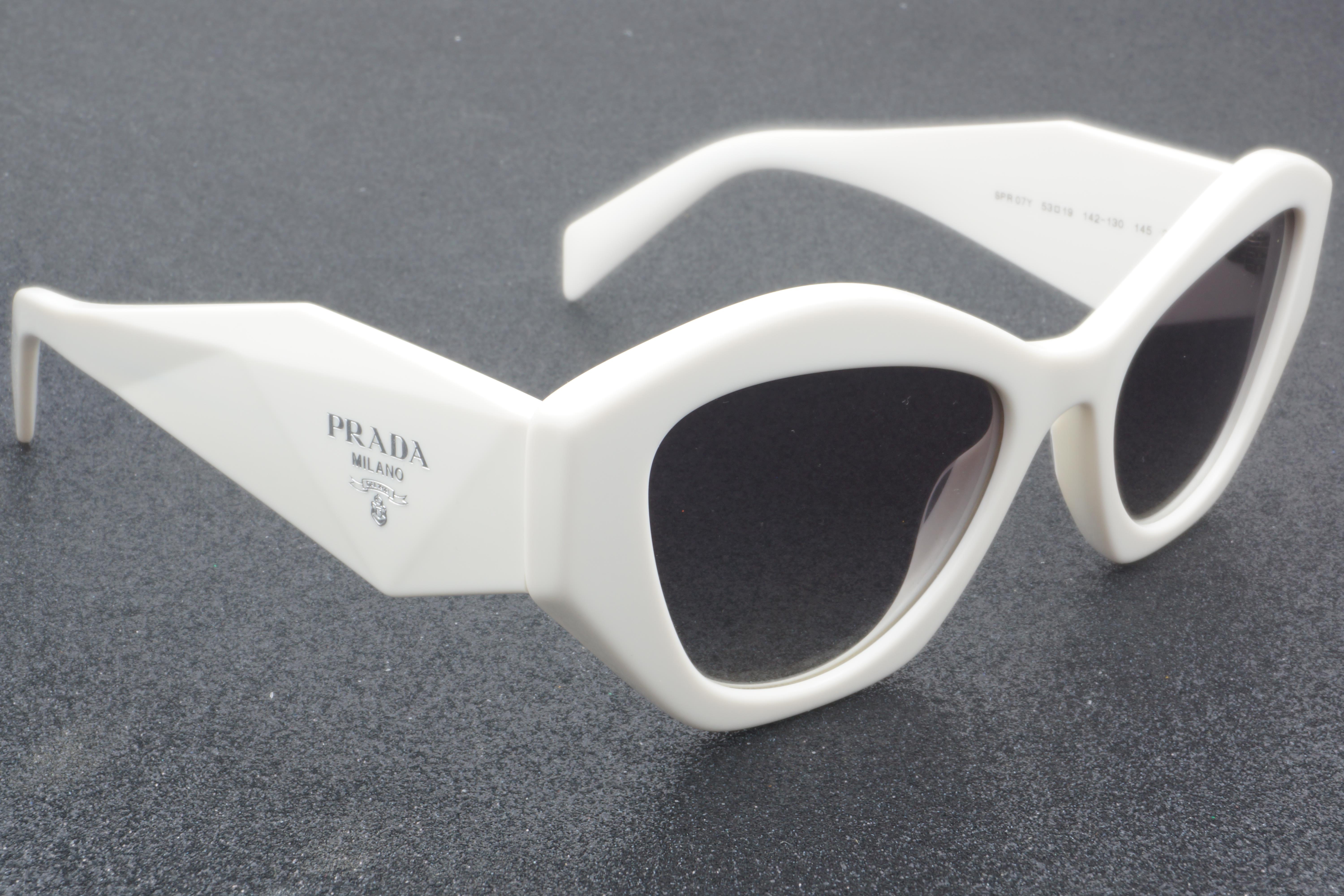 Prada SPR 07Y 142-130 53 - 01 Güneş Gözlüğü