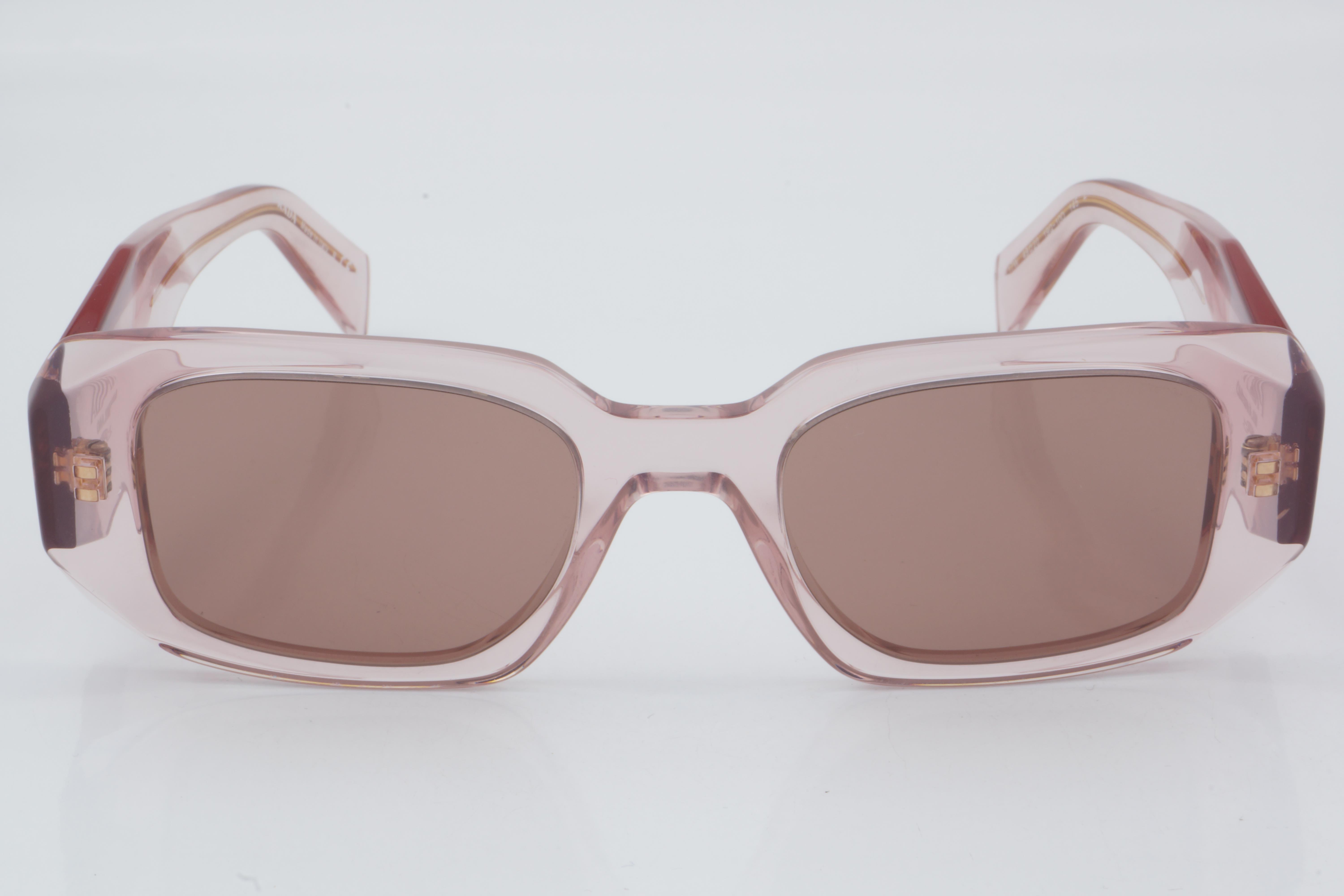 Prada SPR 17W 19Q-10D 49 - 01 Güneş Gözlüğü