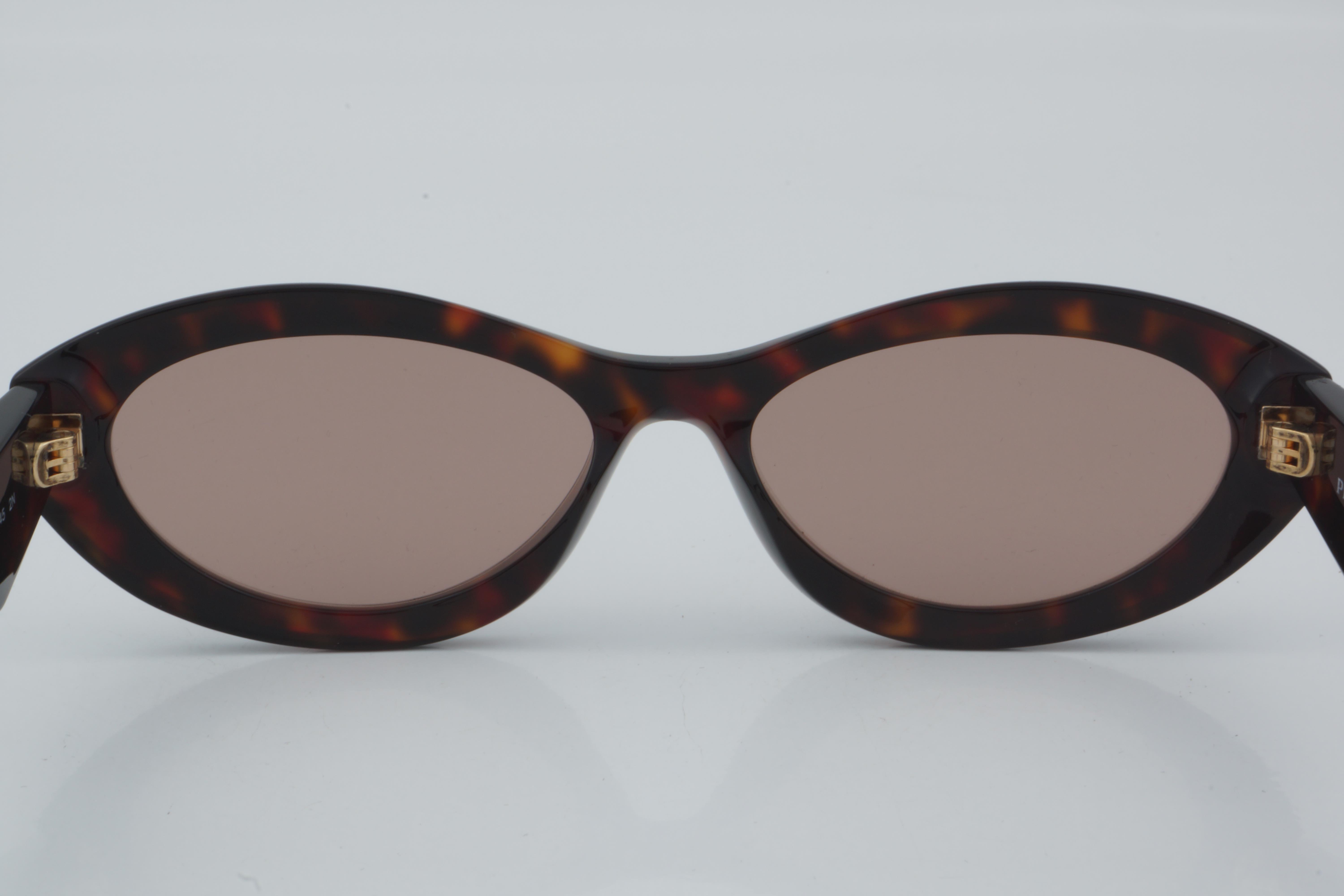 Prada SPR 26Z 17N-60B 55 - 01 Güneş Gözlüğü