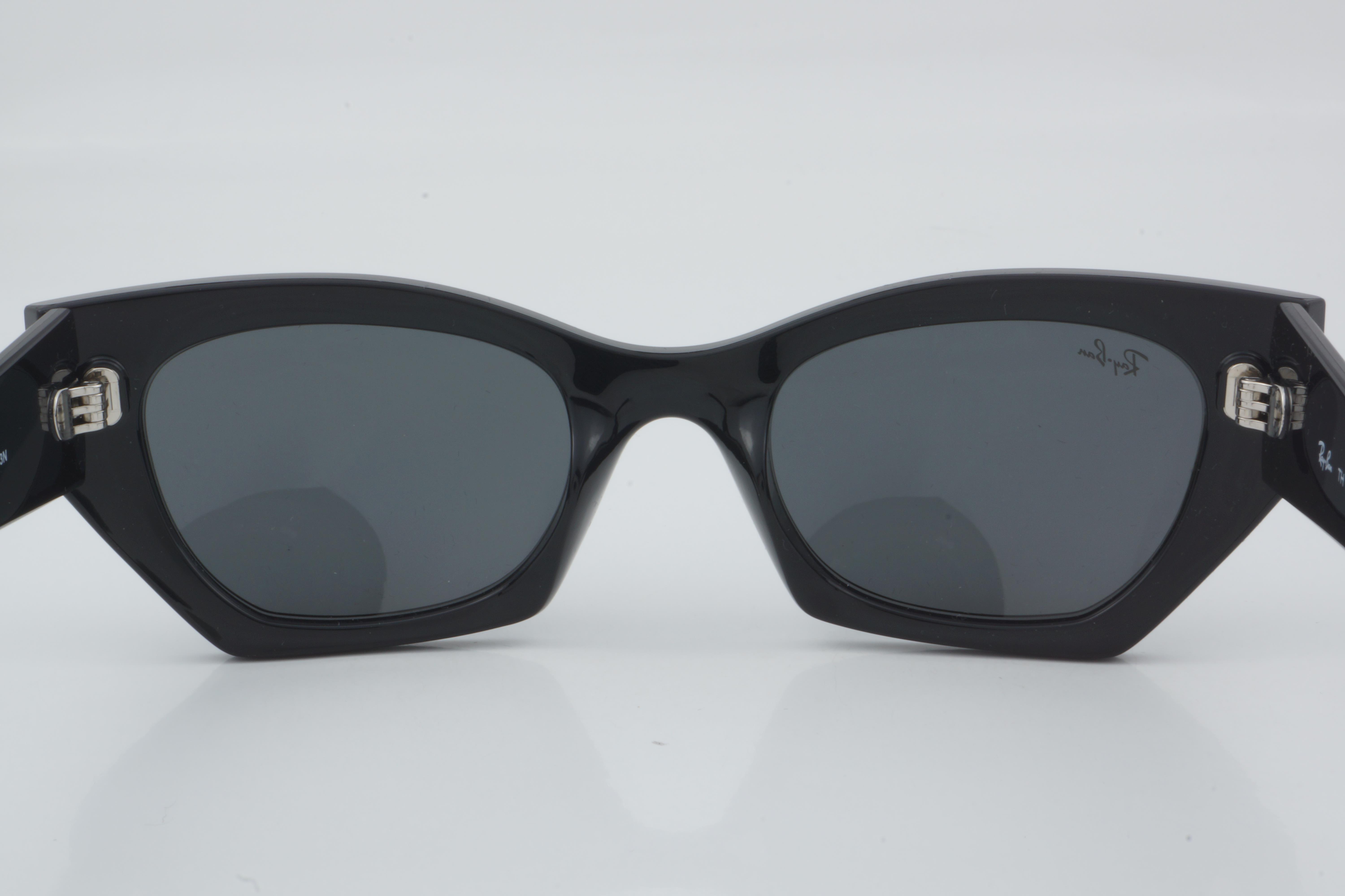 Ray-Ban RB 4430 6677/87 52 - 01 Güneş Gözlüğü