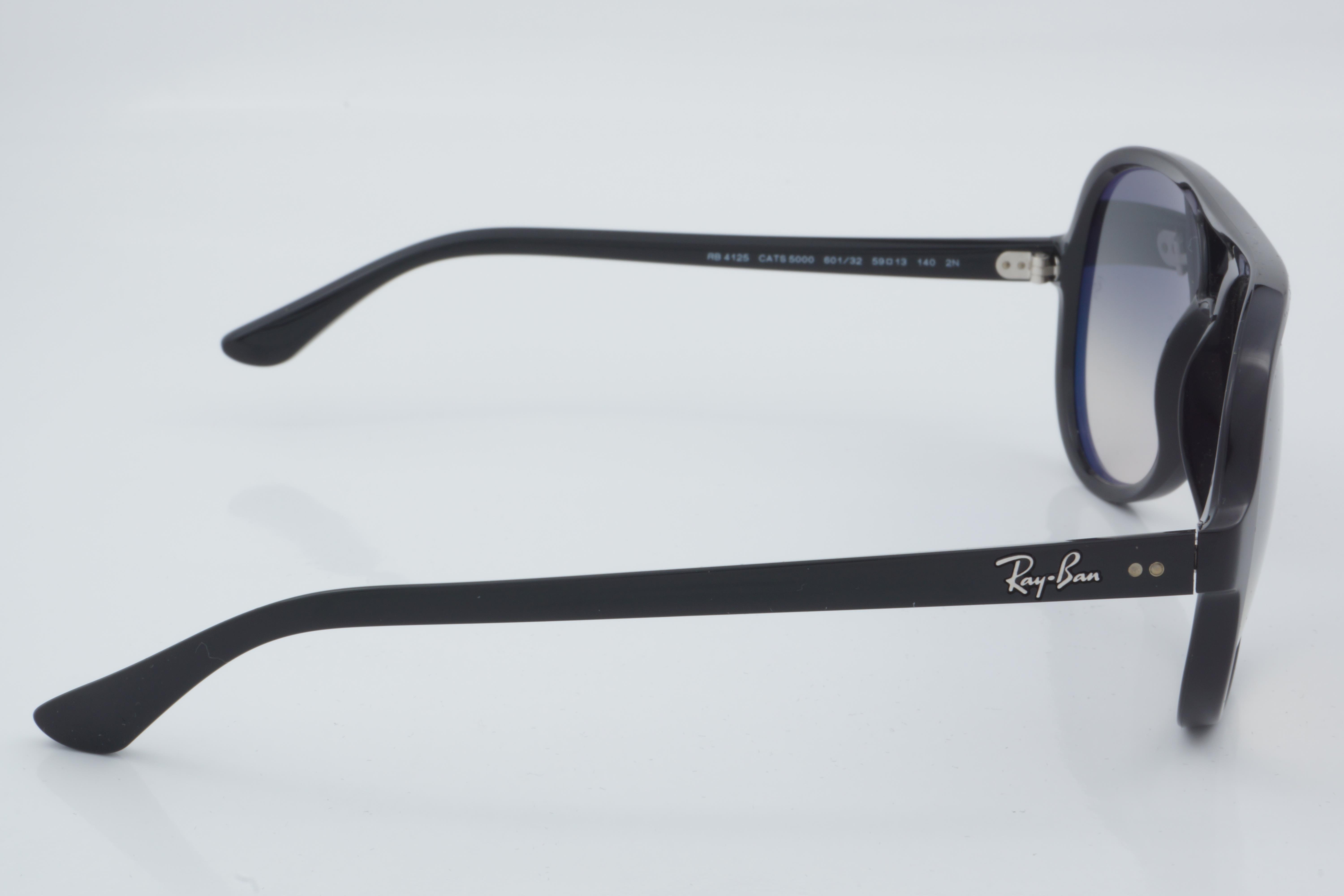 Ray-Ban RB 4125 601/32 59 - 01 Güneş Gözlüğü
