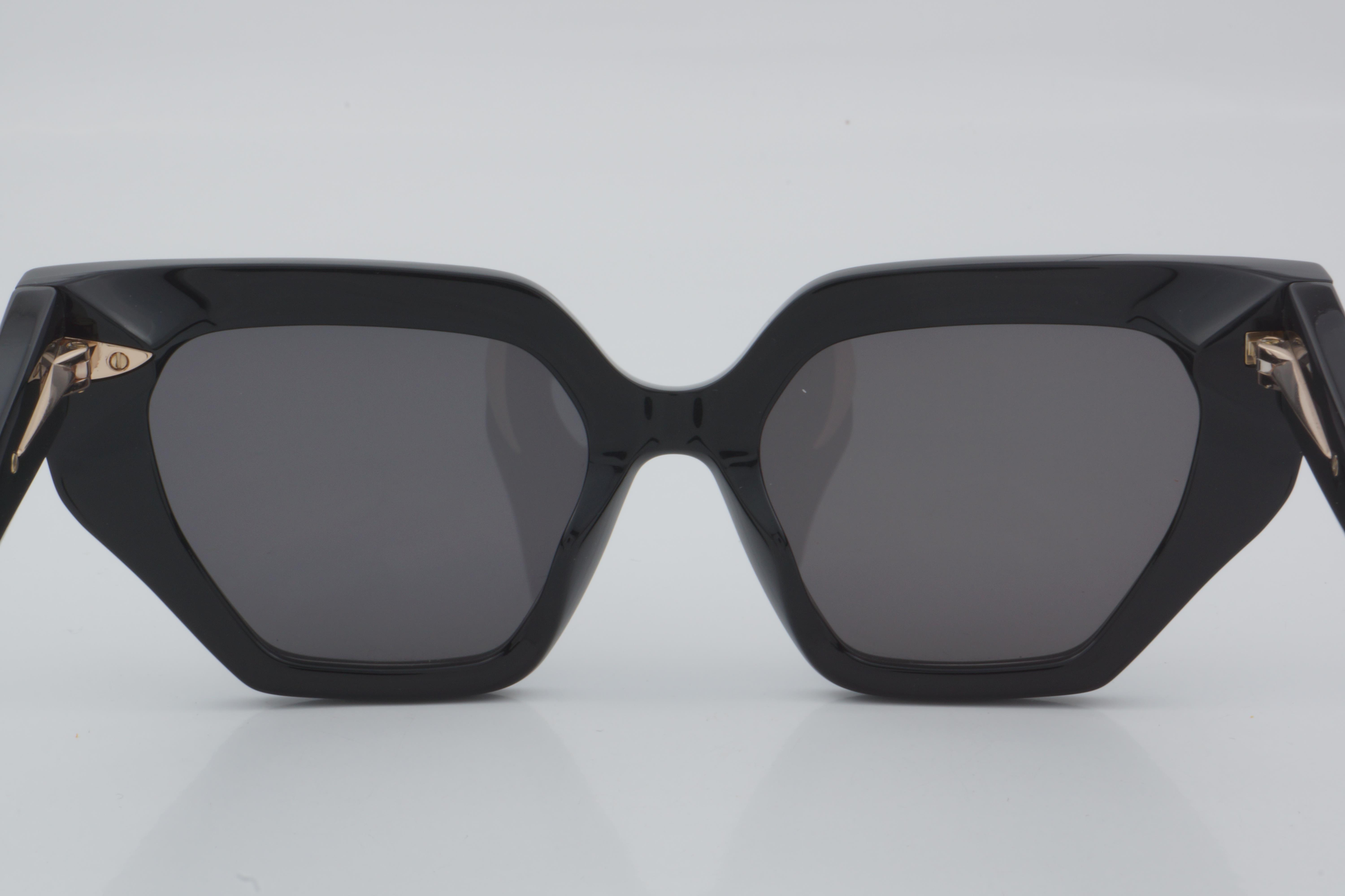 Roberto Cavalli SRC001S 700Y 54 - 01 Güneş Gözlüğü
