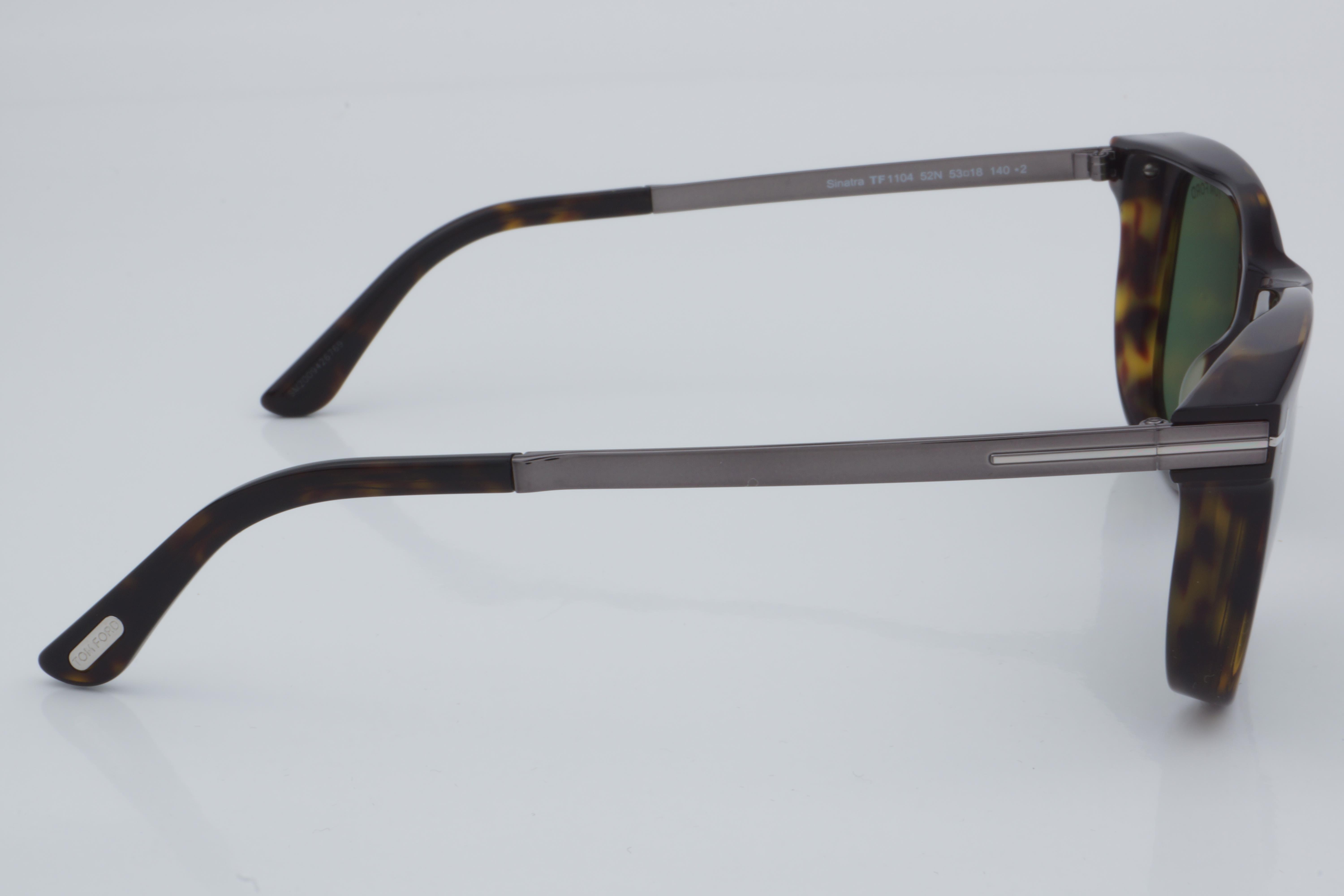 Tom Ford TF 1104 52N 53 - 01 Güneş Gözlüğü