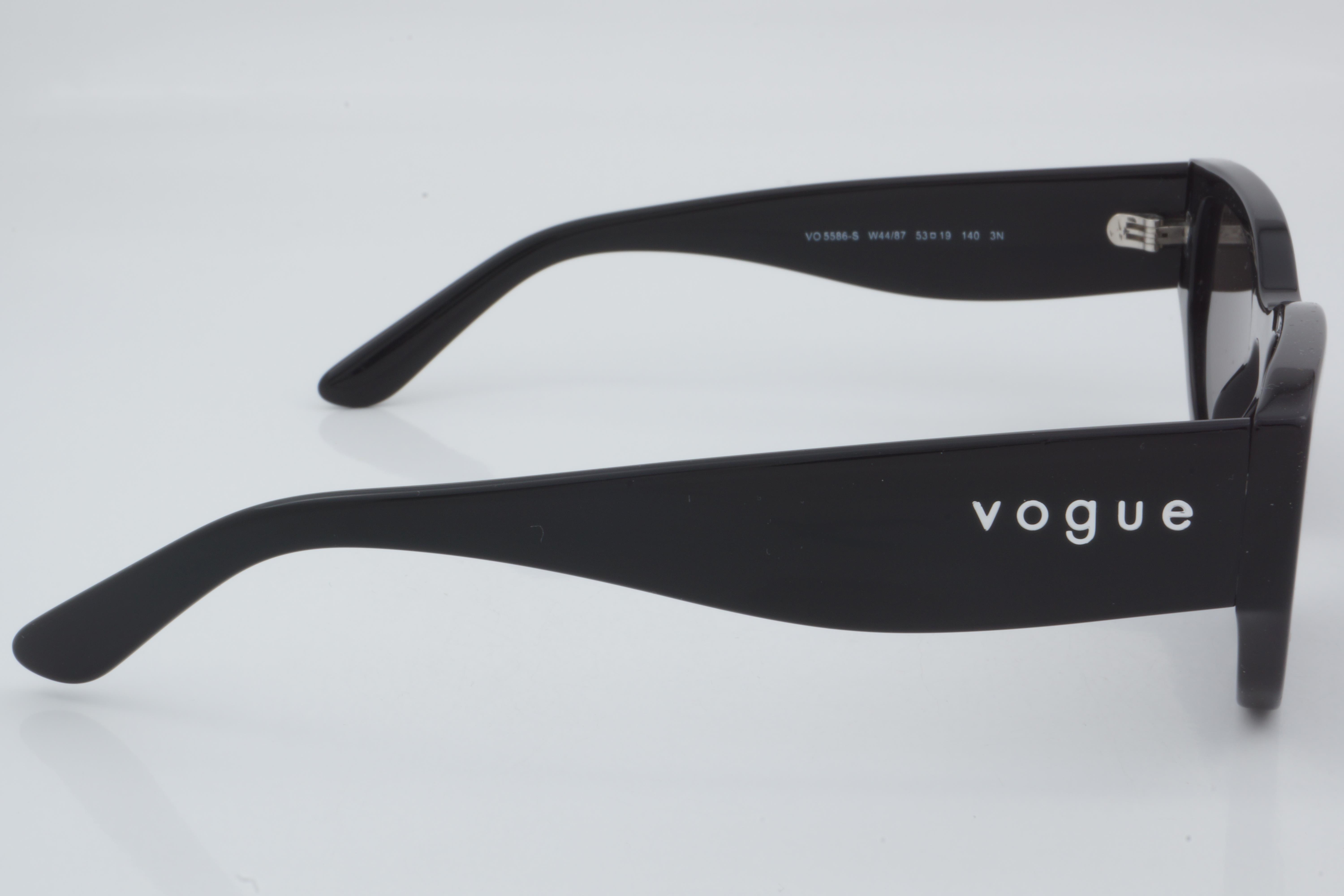 Vogue VO 5586-S W44/87 53 - 01 Güneş Gözlüğü
