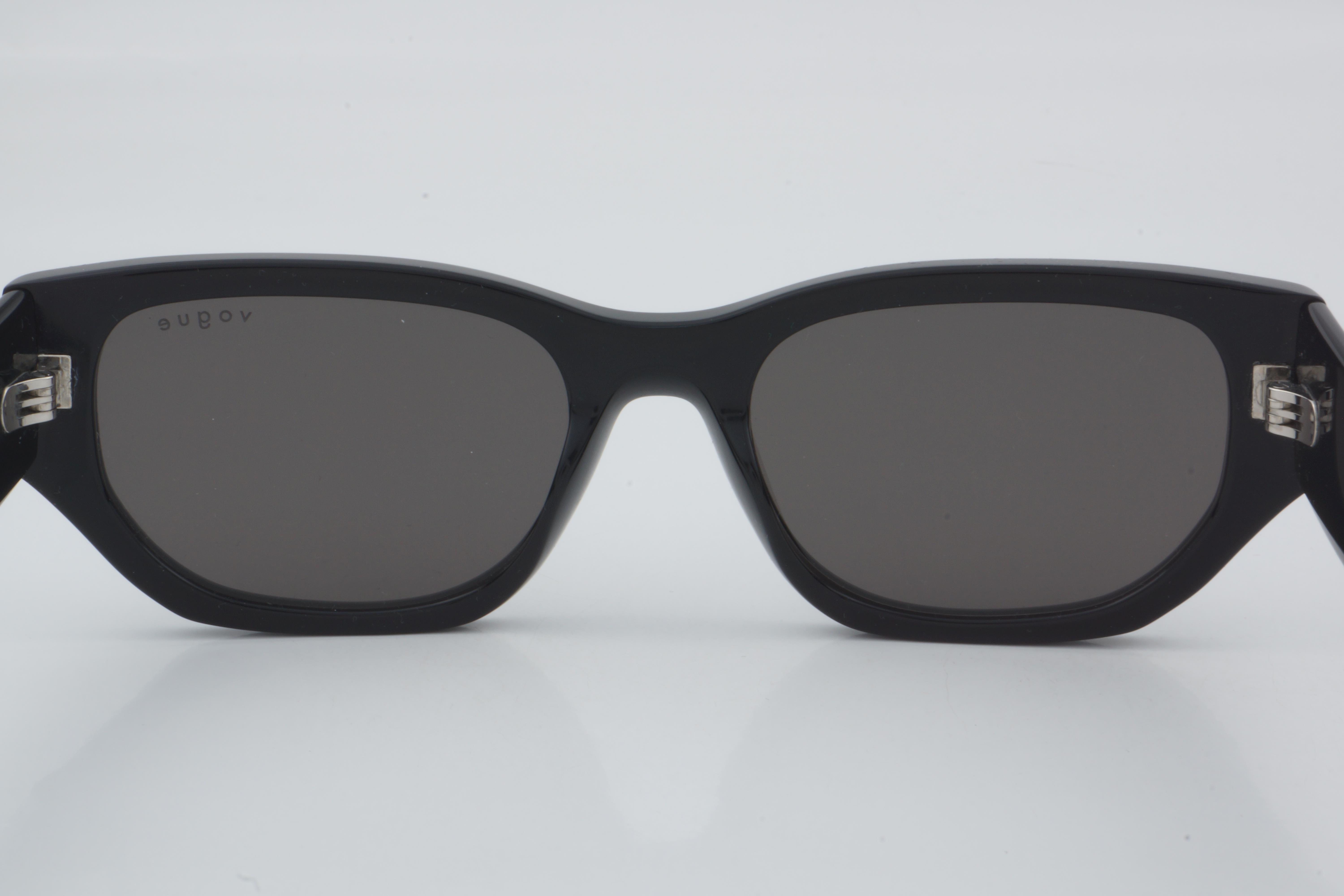 Vogue VO 5586-S W44/87 53 - 01 Güneş Gözlüğü