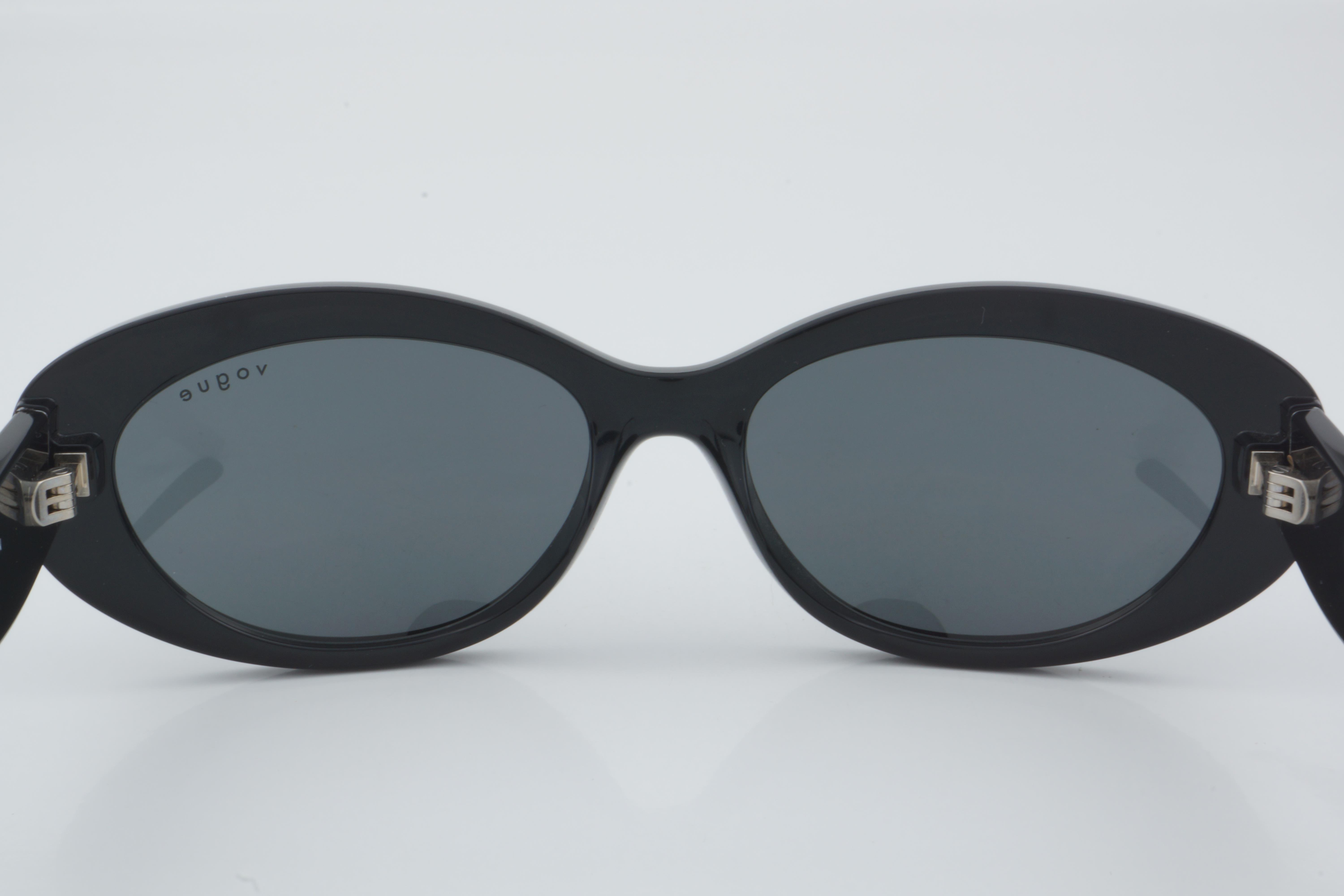 Vogue VO 5630-S  W44/87 55 - 01 Güneş Gözlüğü