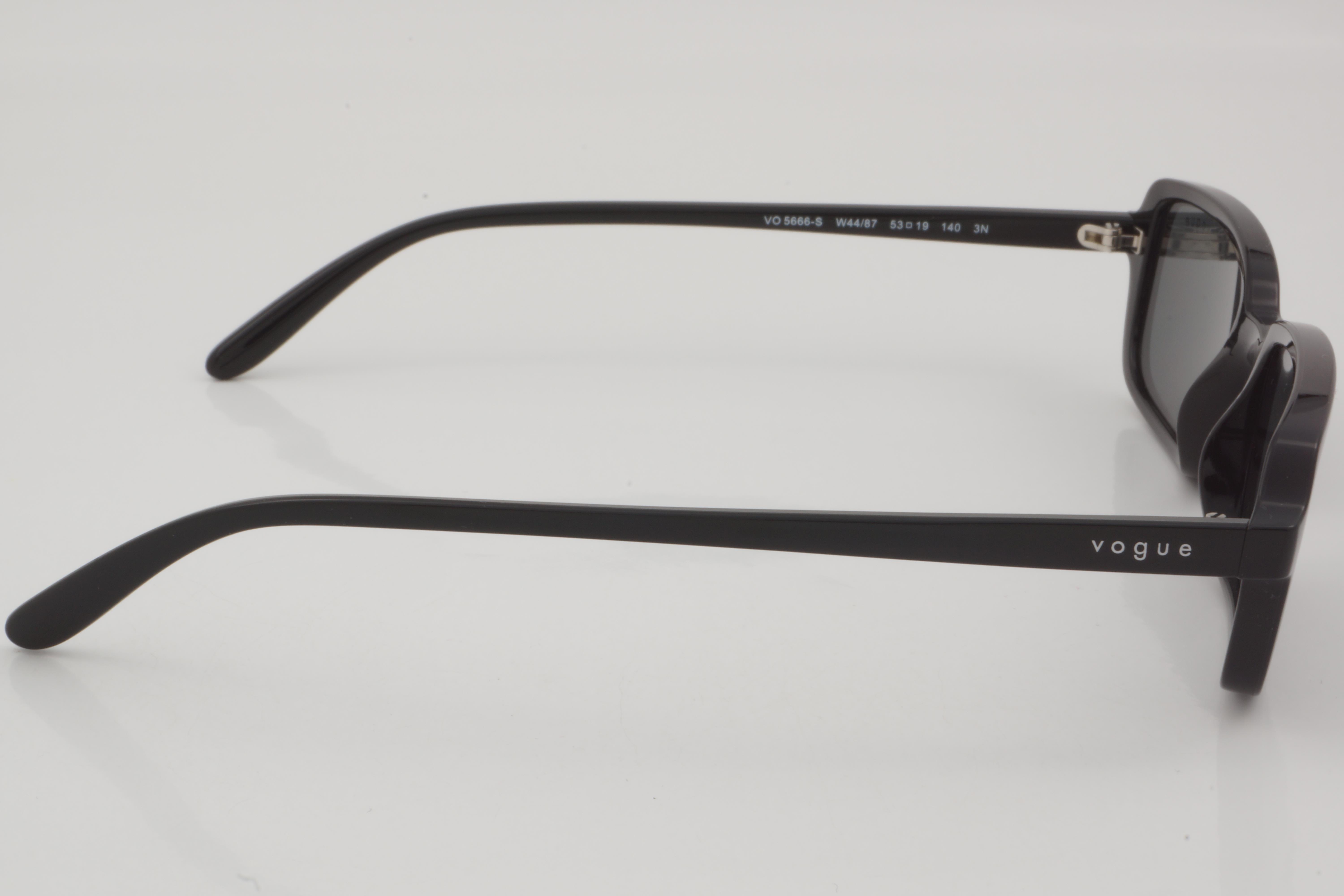 Vogue VO 5666-S W44/87 53 - 01 Güneş Gözlüğü