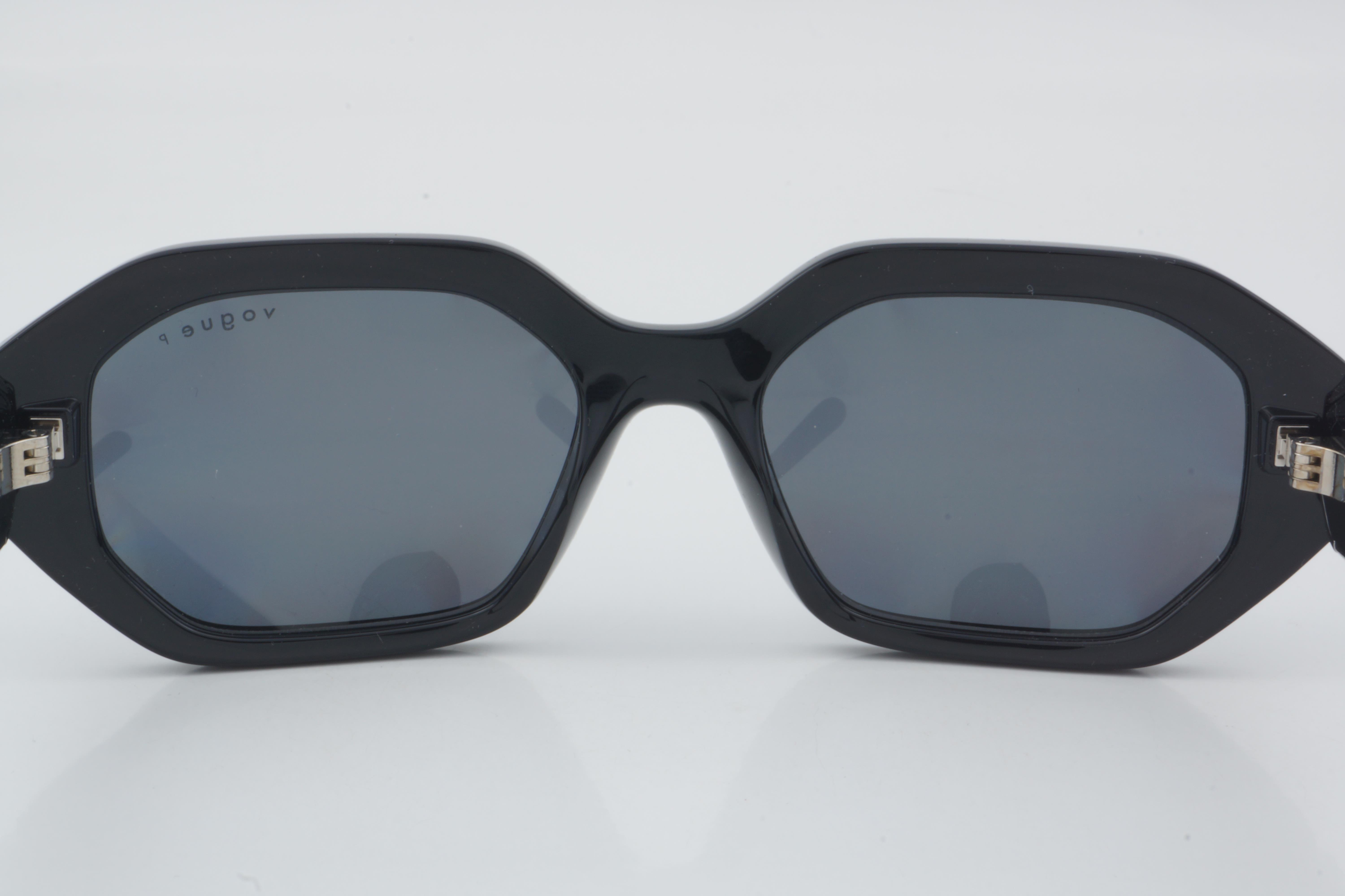 Vogue VO 5675-S W44/81 54 - 01 Güneş Gözlüğü