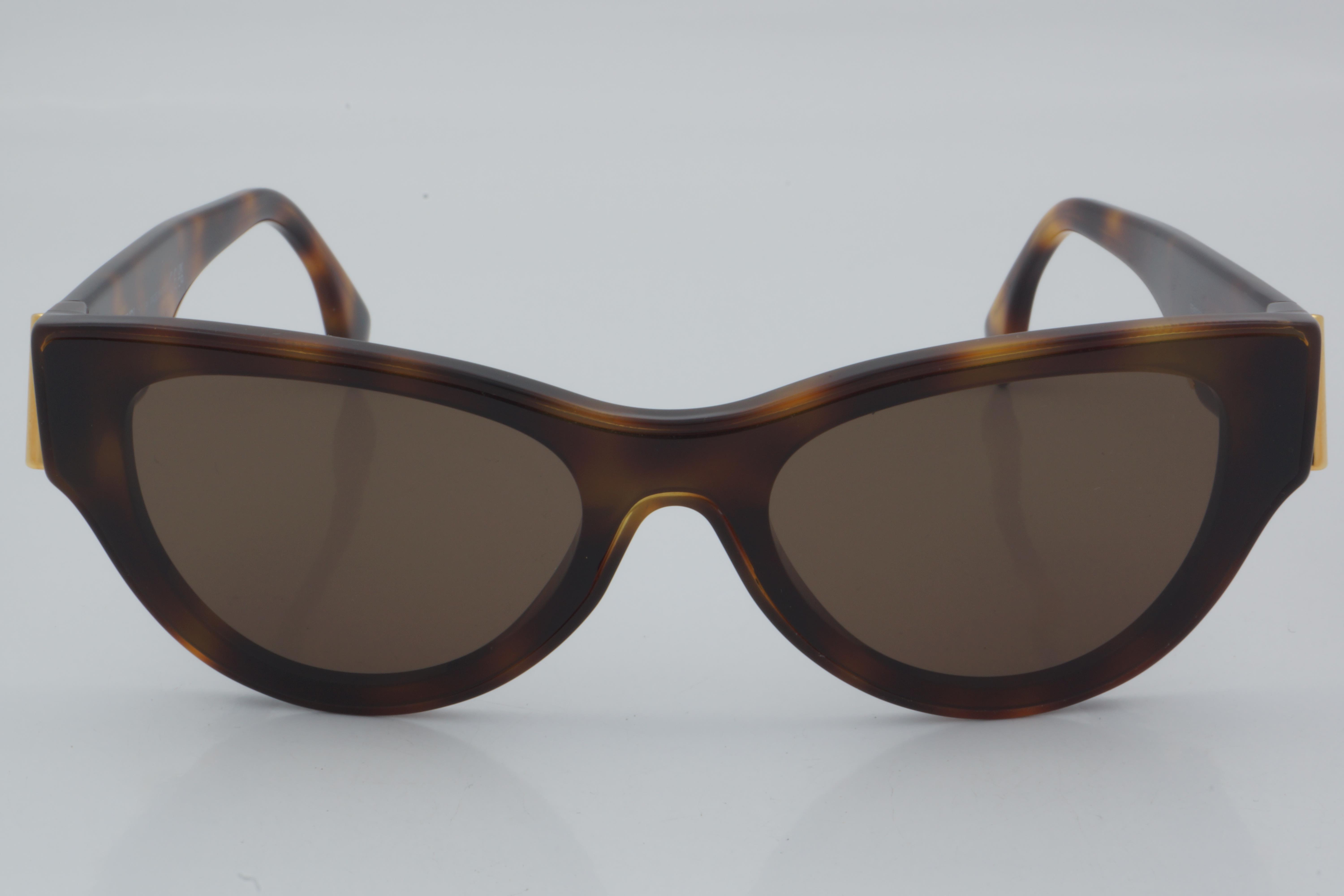 Fendi FE 40135I 53E 139 - 01 Güneş Gözlüğü