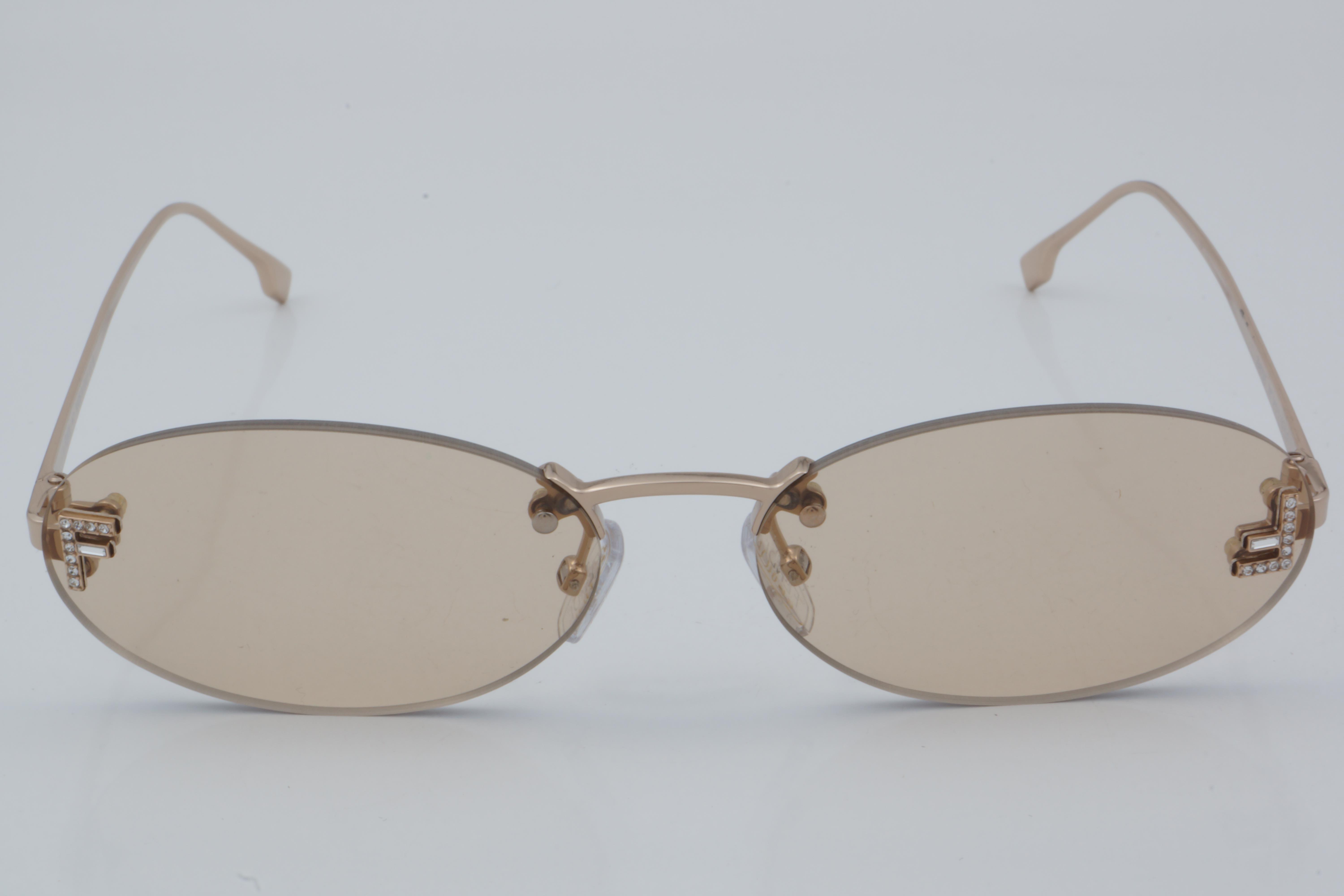 Fendi FE 4075US 28Y 54 - 01 Güneş Gözlüğü
