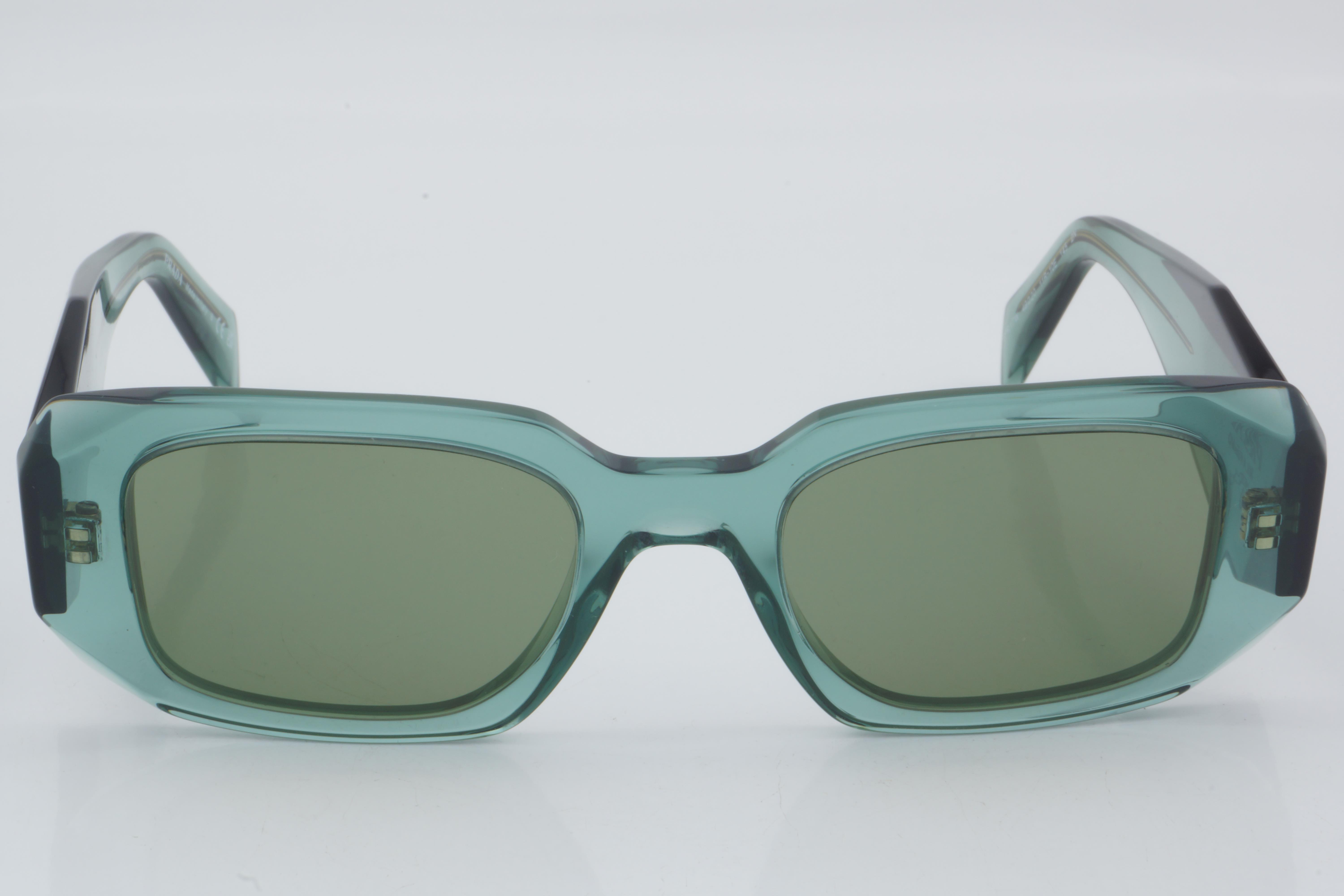 Prada SPR 17W 11R-10E 49 - 01 Güneş Gözlüğü