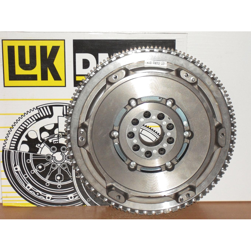 bmw-volan-e92-m3-luk-415-0453-10-7a2658.png