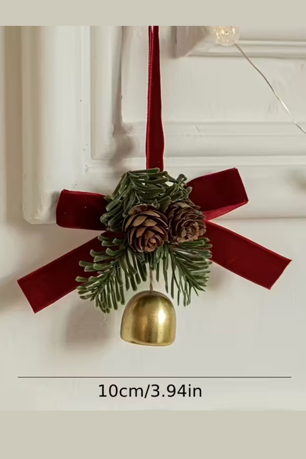 Şık Plastik Noel Ağacı Süsü | Kırmızı & Beyaz Çıngıraklı Dekor | Çam Kozalak Şeklinde Üst & Fiyonk Aksanlı Asma Süs | Yılbaşı, Noel ve Yeni Yıl Ağaç Süslemeleri