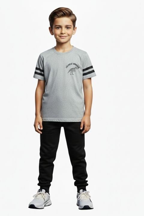 TARIK ERKEK ÇOCUK DİNAZOR BASKILI PENYE LİKRALI PİFAMA TAKIMI