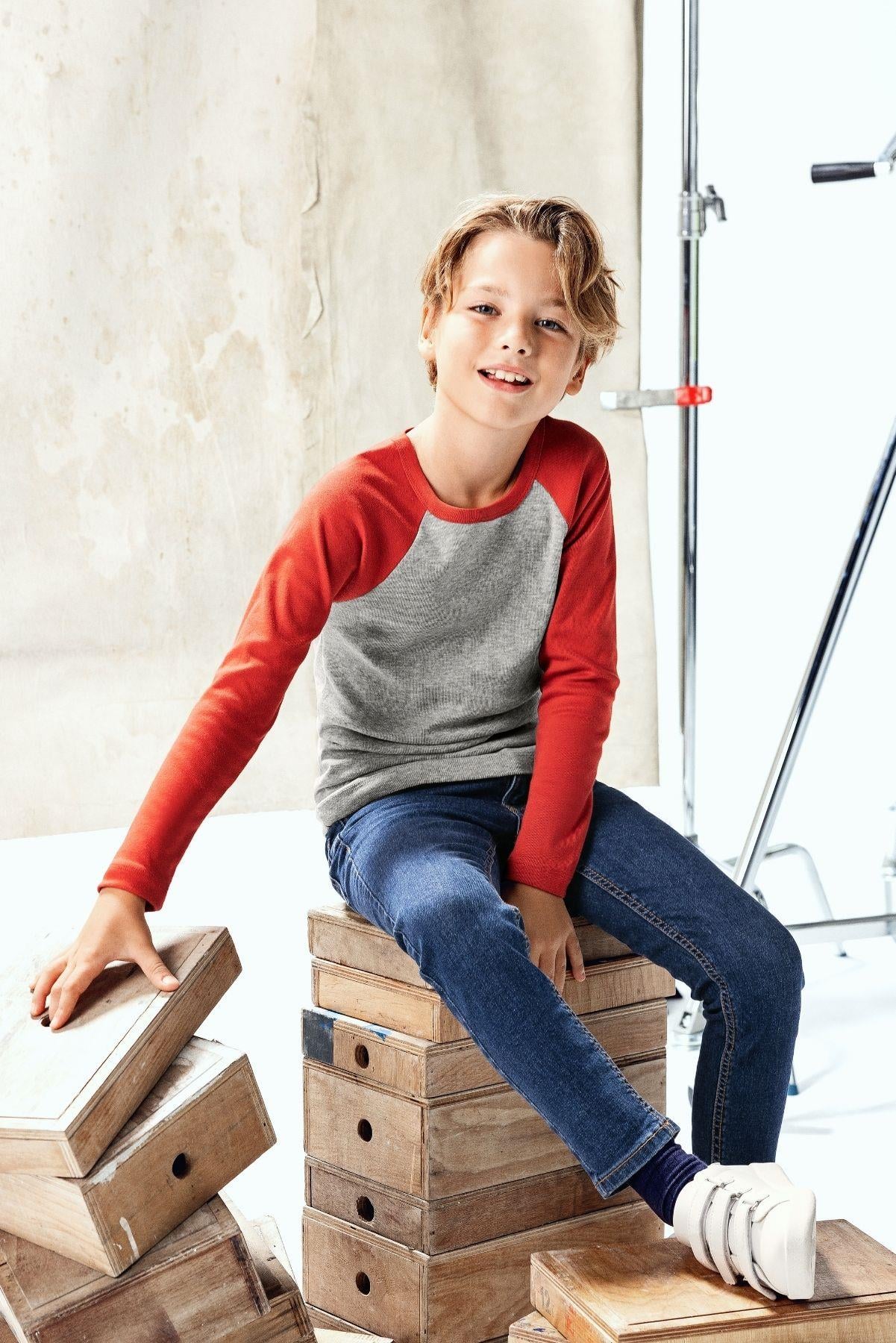 Erkek Çocuk Renk Bloklu Reglan Kol T-shirt