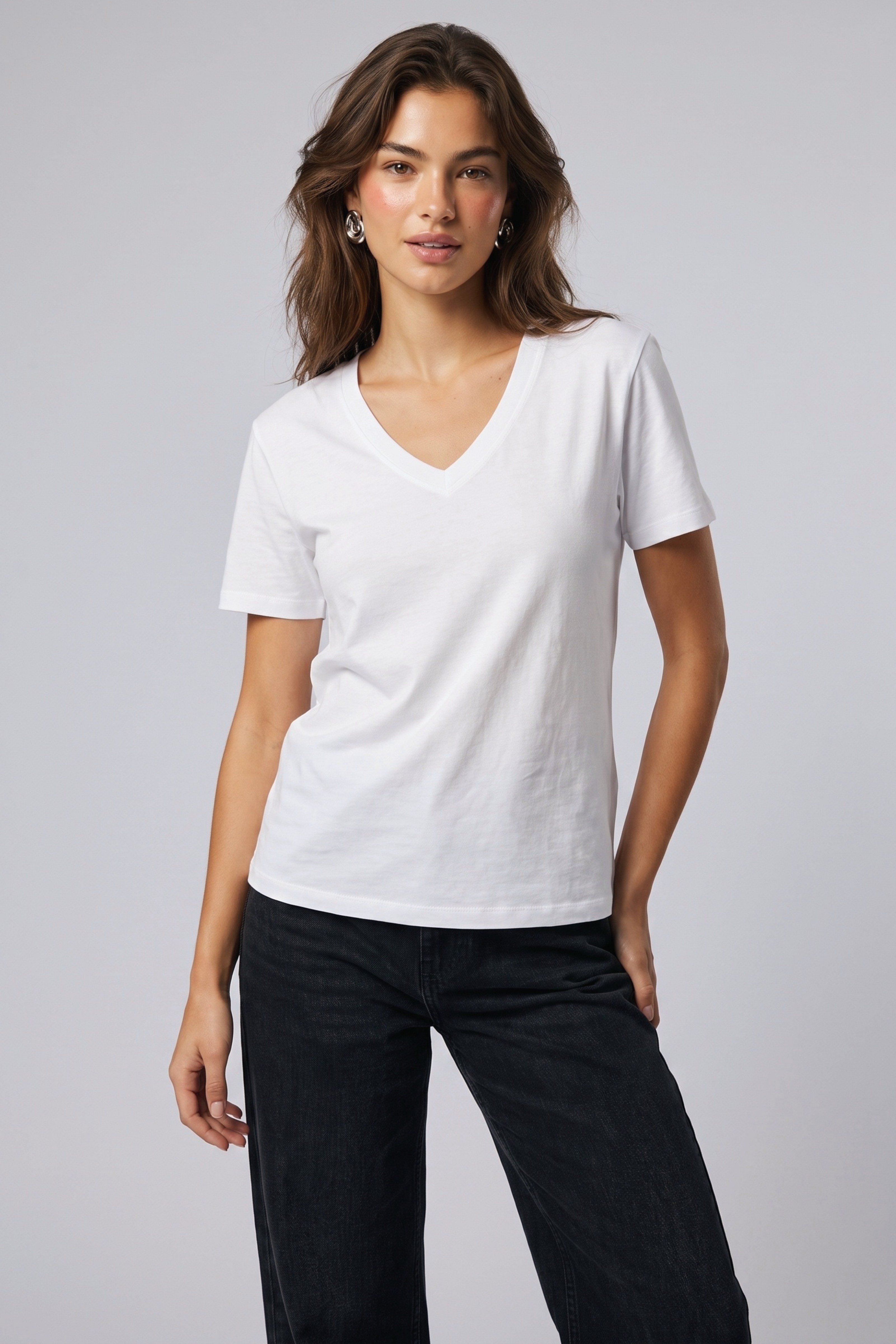 Kadın %100 Pamuk V Yaka T-Shirt Beyaz