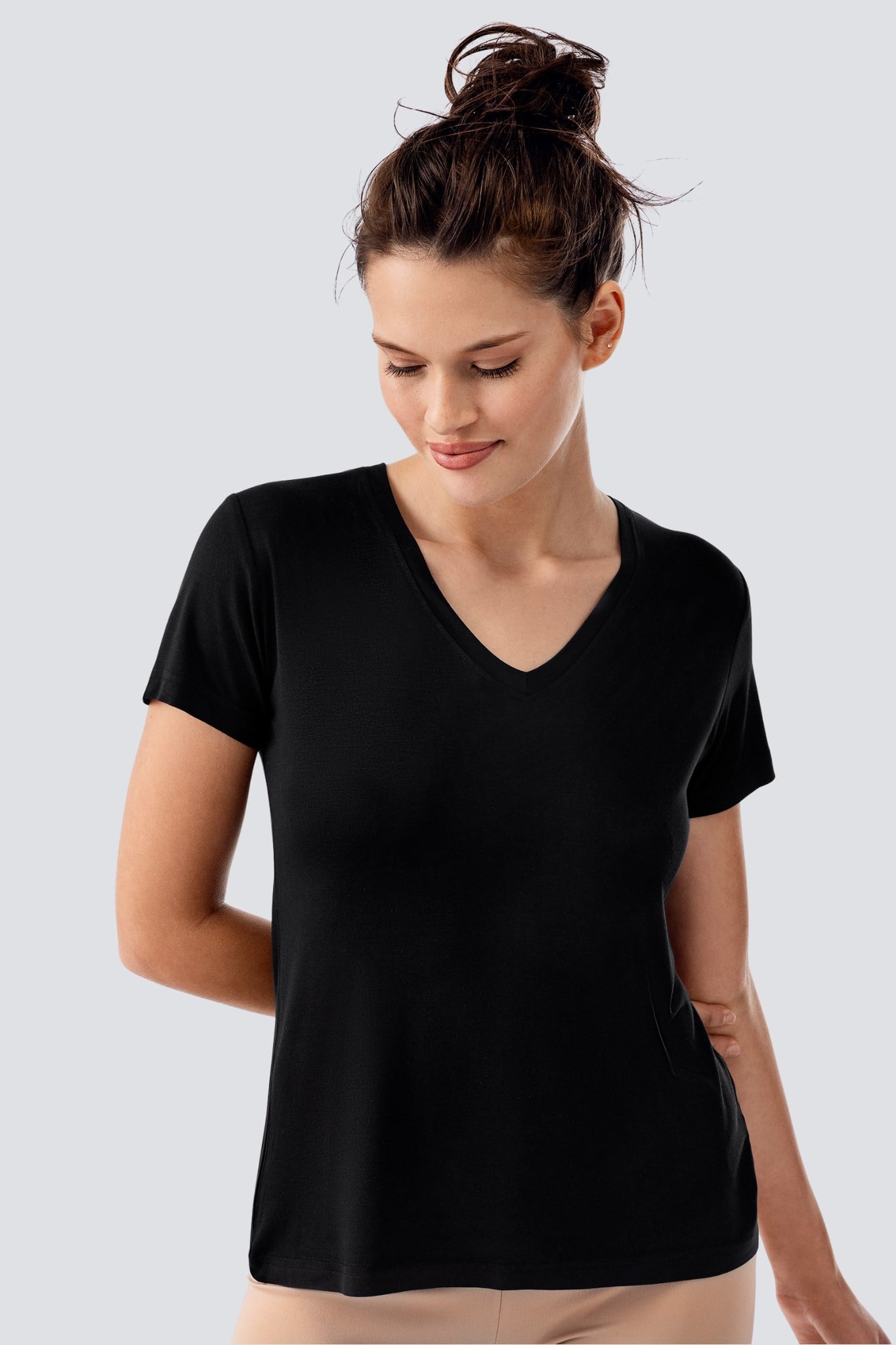 Kadın V Yaka Viskon T-Shirt Siyah