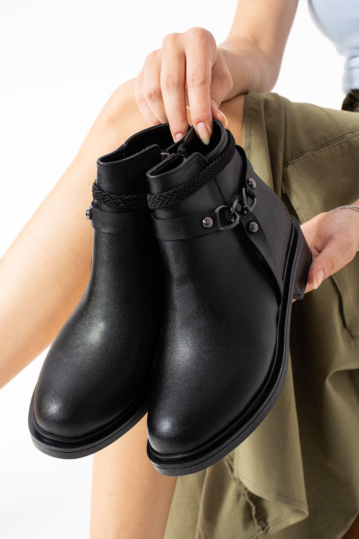 Kadın Siyah Fermuarlı Bot
