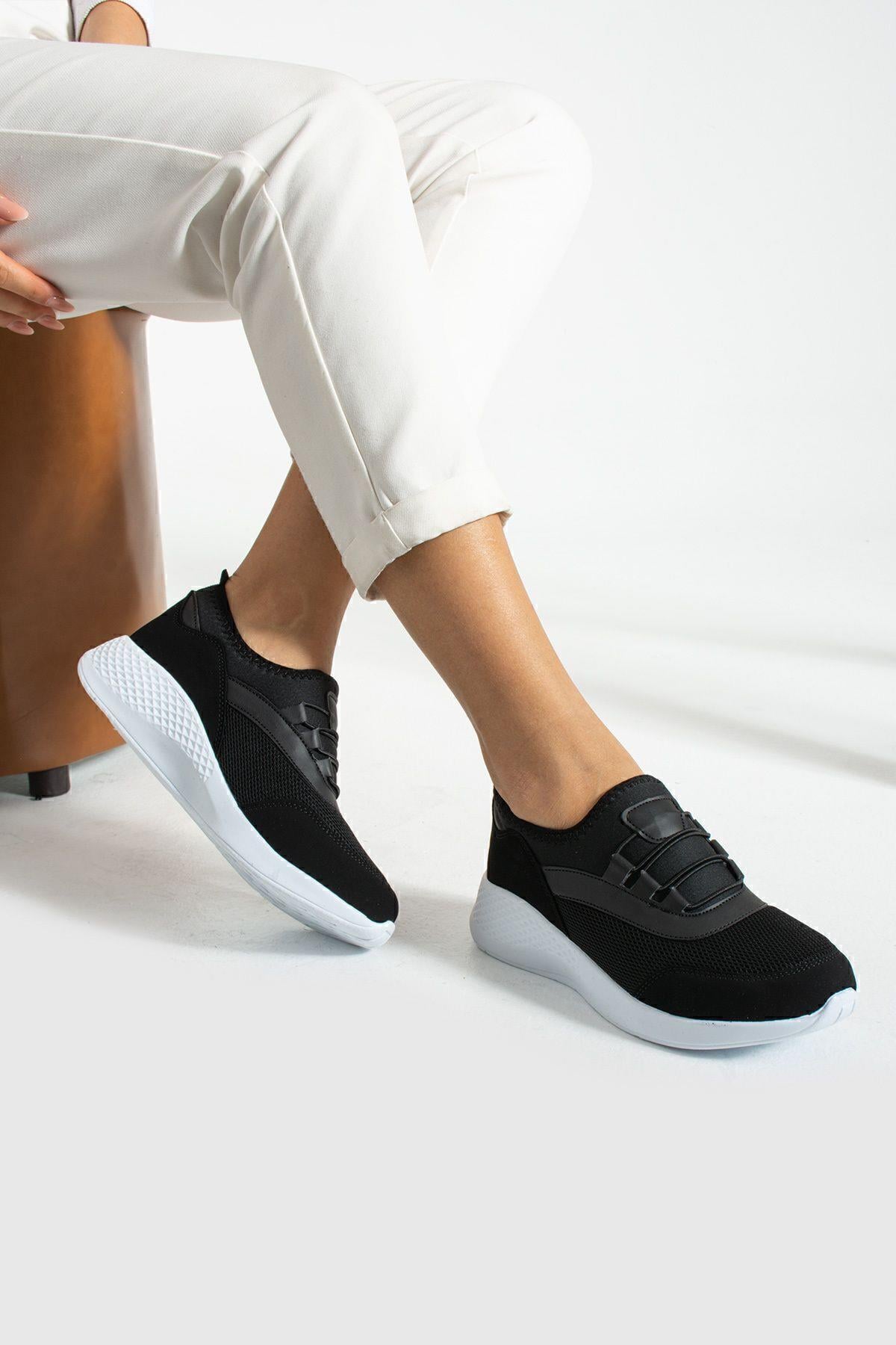 Siyah Beyaz Anatomik Esnek Taban Slip-on Spor Ayakkabı Günlük Sneaker