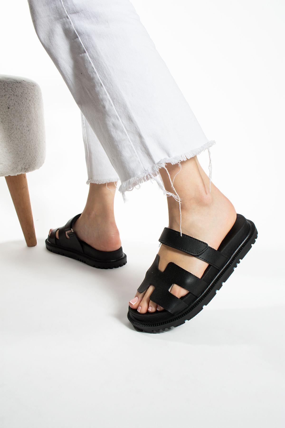 Siyah Cırtlı Anatomik Rahat Taban Kadın Terlik (ÜRÜN GELİŞTİRİLMİŞTİR)