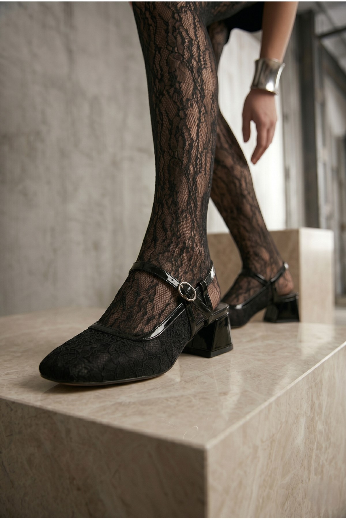 siyah-kadin-dantel-detayli-slingback-k-3-6688.jpg