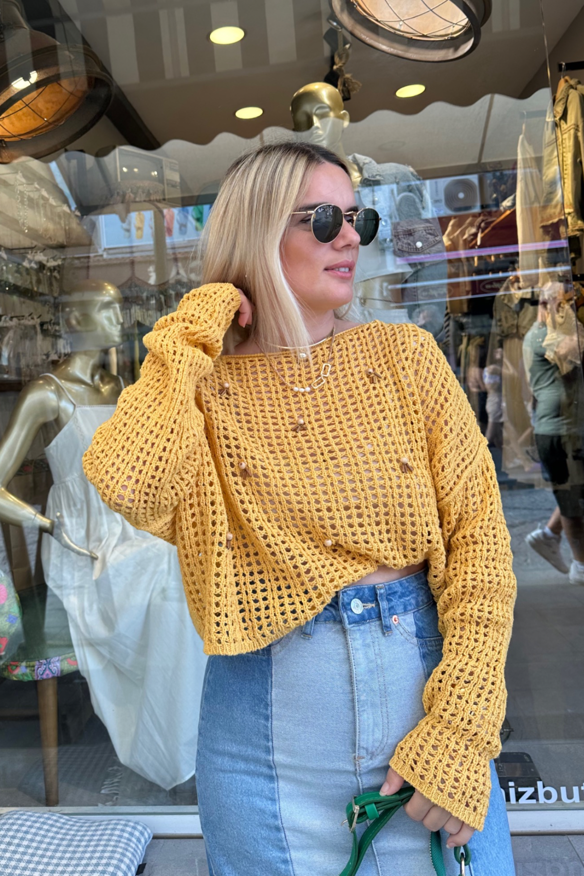 Boncu detaylı delikli triko