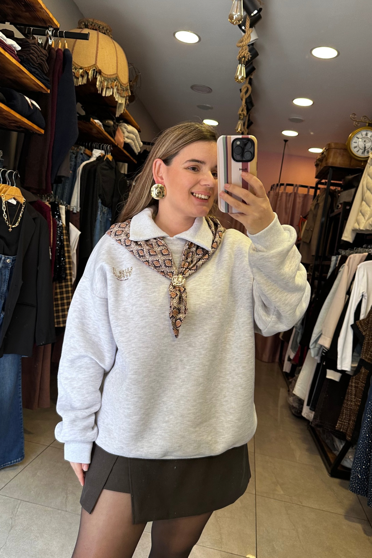 Fularlı Polo Yaka Şardonlu Sweat - Gri
