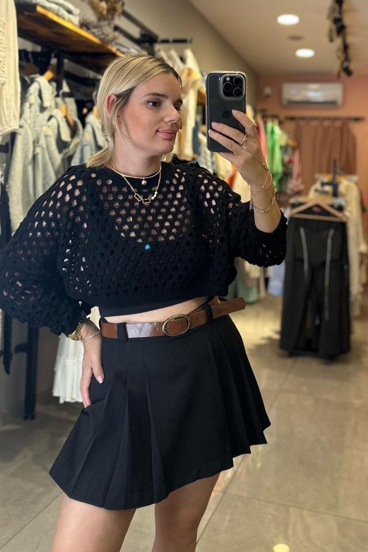 Siyah ajurlu crop boy triko