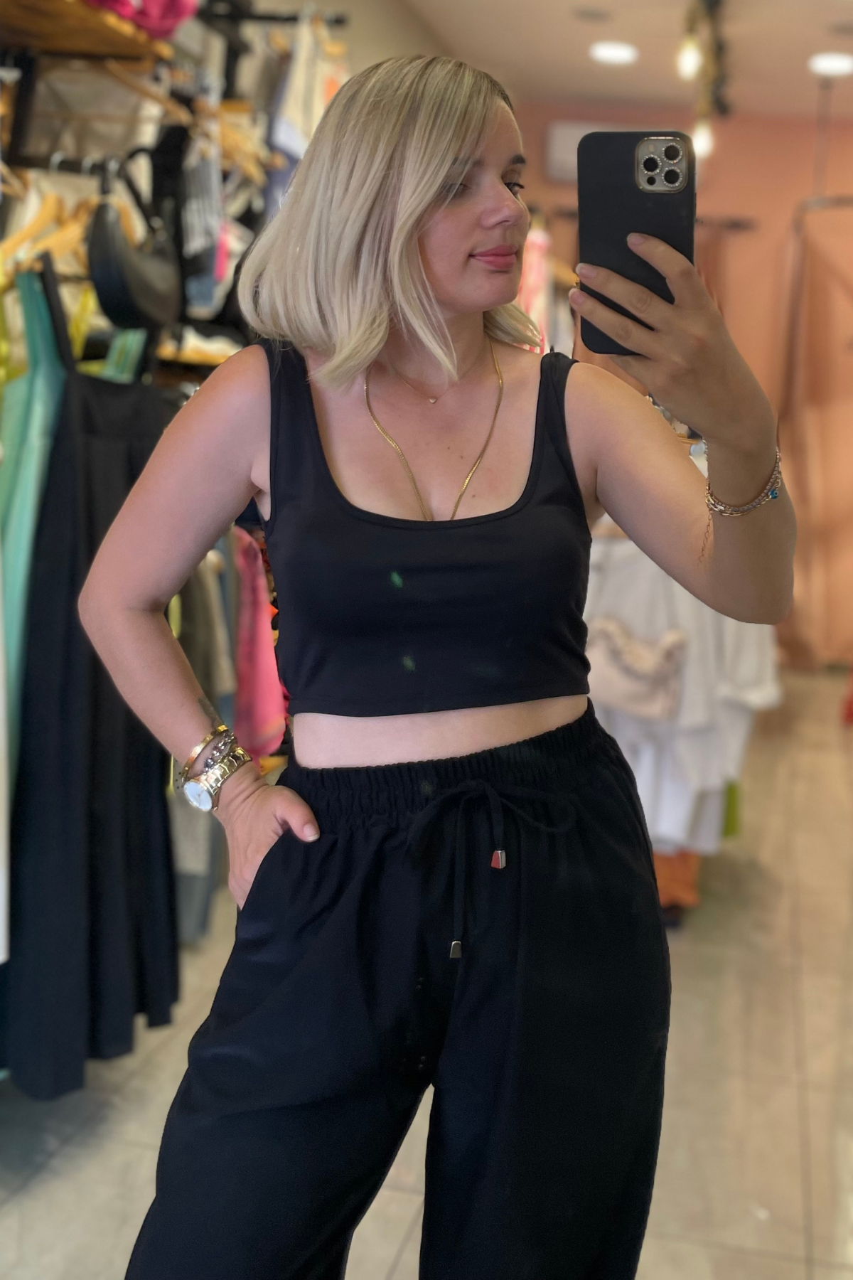 Siyah Basic Crop