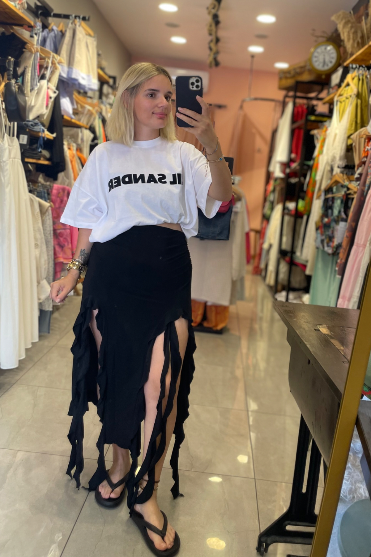 Siyah Yırtmaçlı Etek