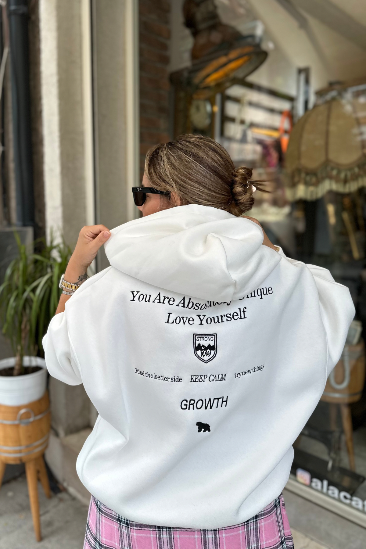 Arka Baskılı Şardonlu Kapşonlu Sweeet -beyaz