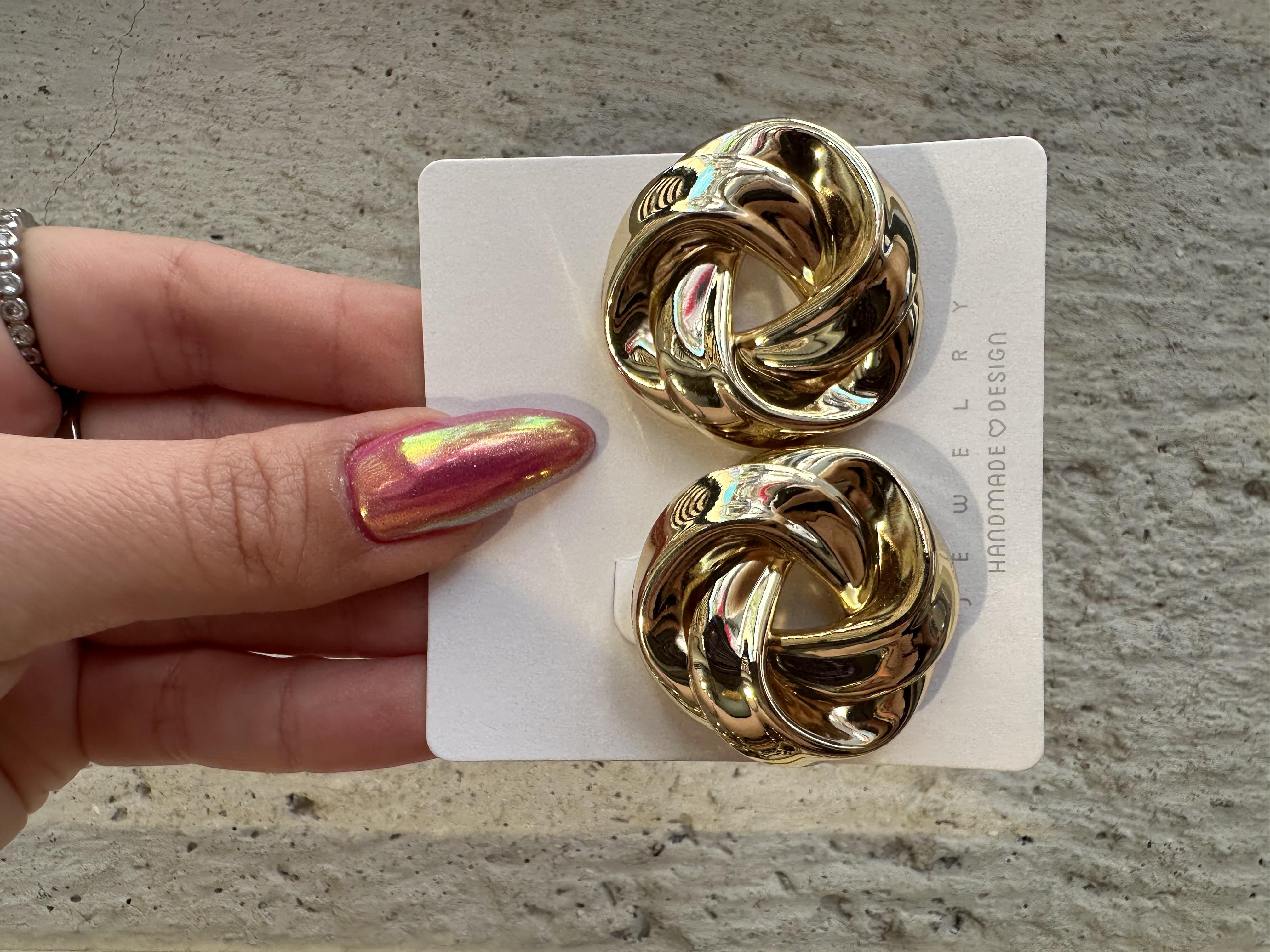 Burgu Yuvarlak Model Gold Renk Çelik Küpe