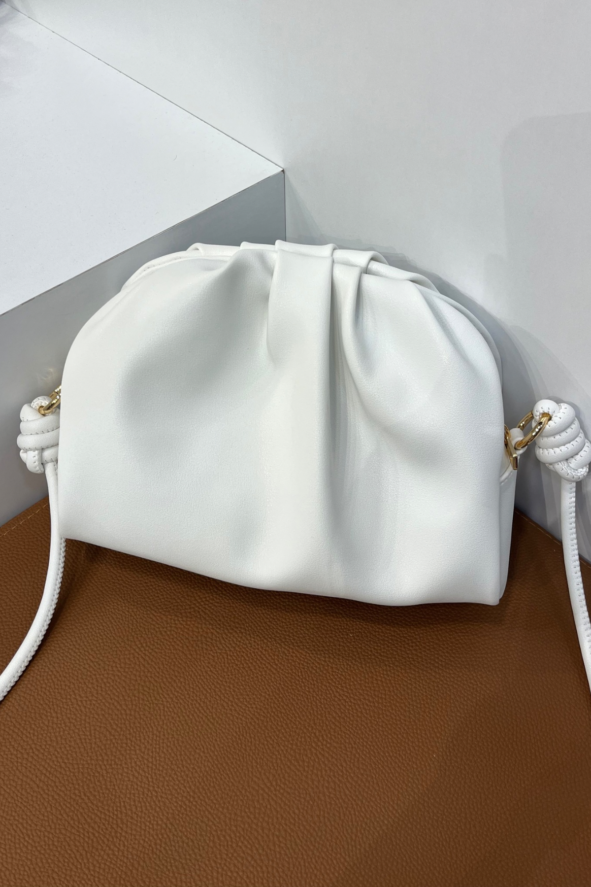 Çapraz Yumuşak Dokulu Çanta (beyaz)
