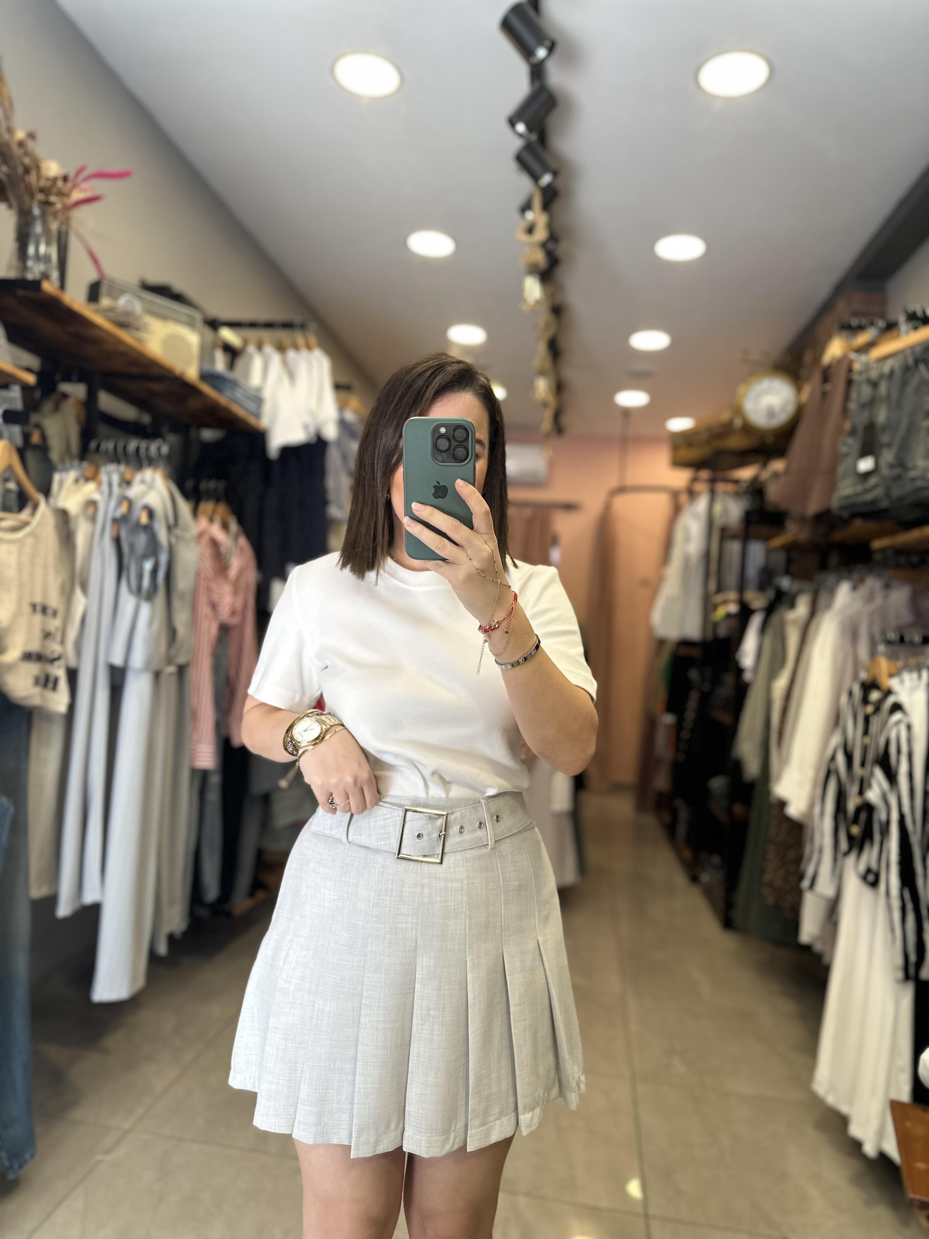 Gri Kemer Detay Pileli Şort Etek