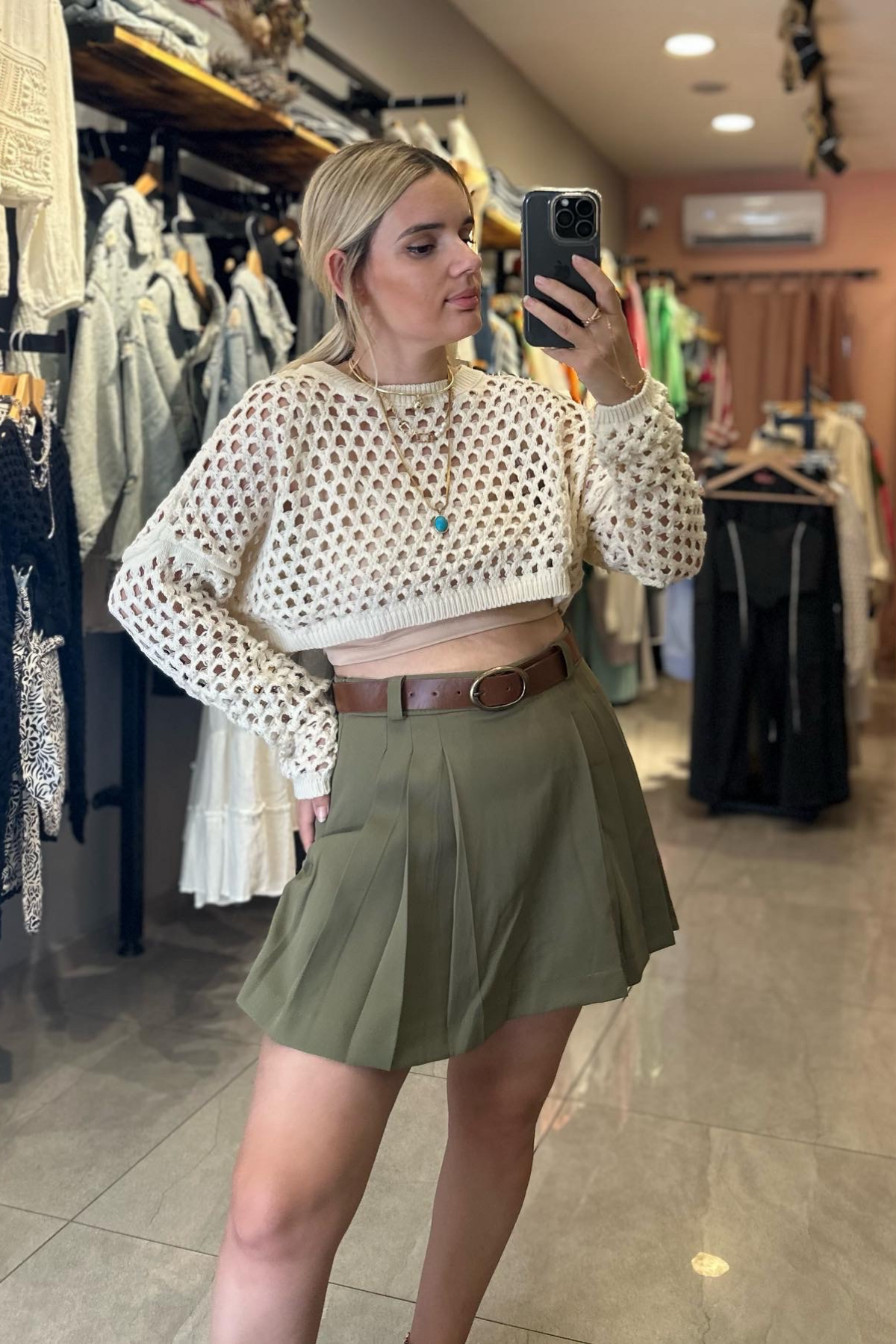 Krem ajurlu triko crop