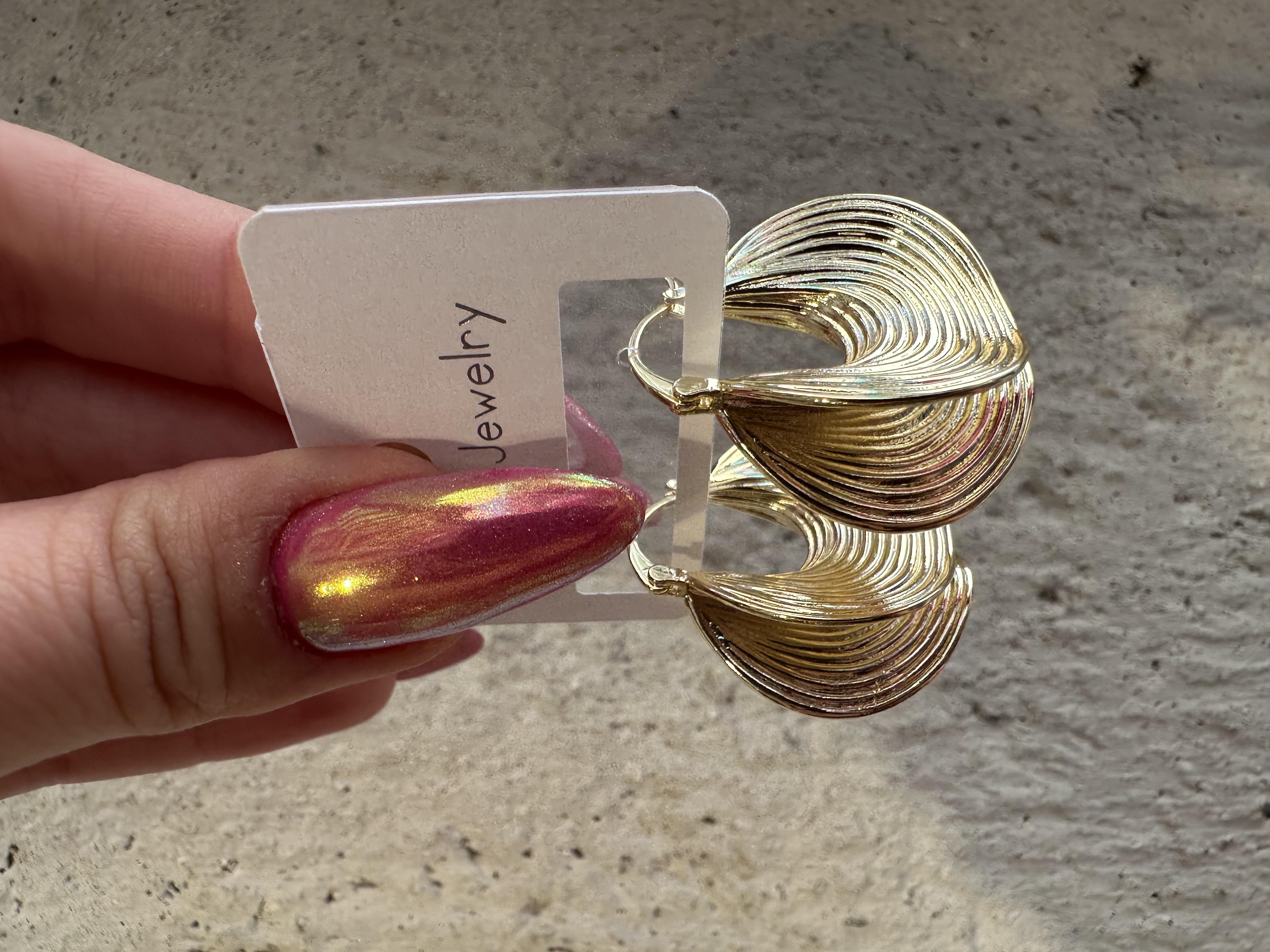 Marka Model Gold Tasarım Çelik Küpe