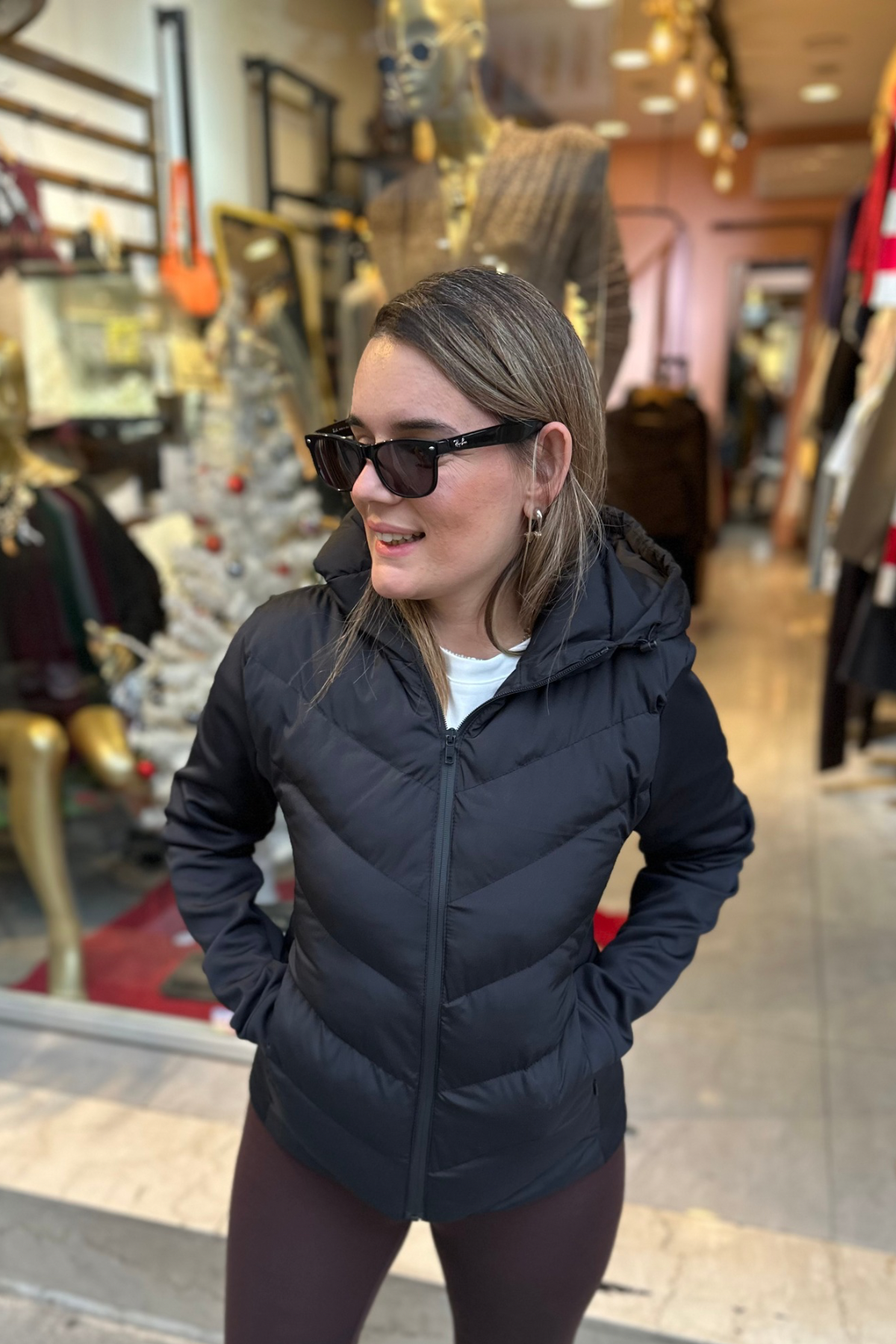 Marka Model Kapşonlu Mont - siyah