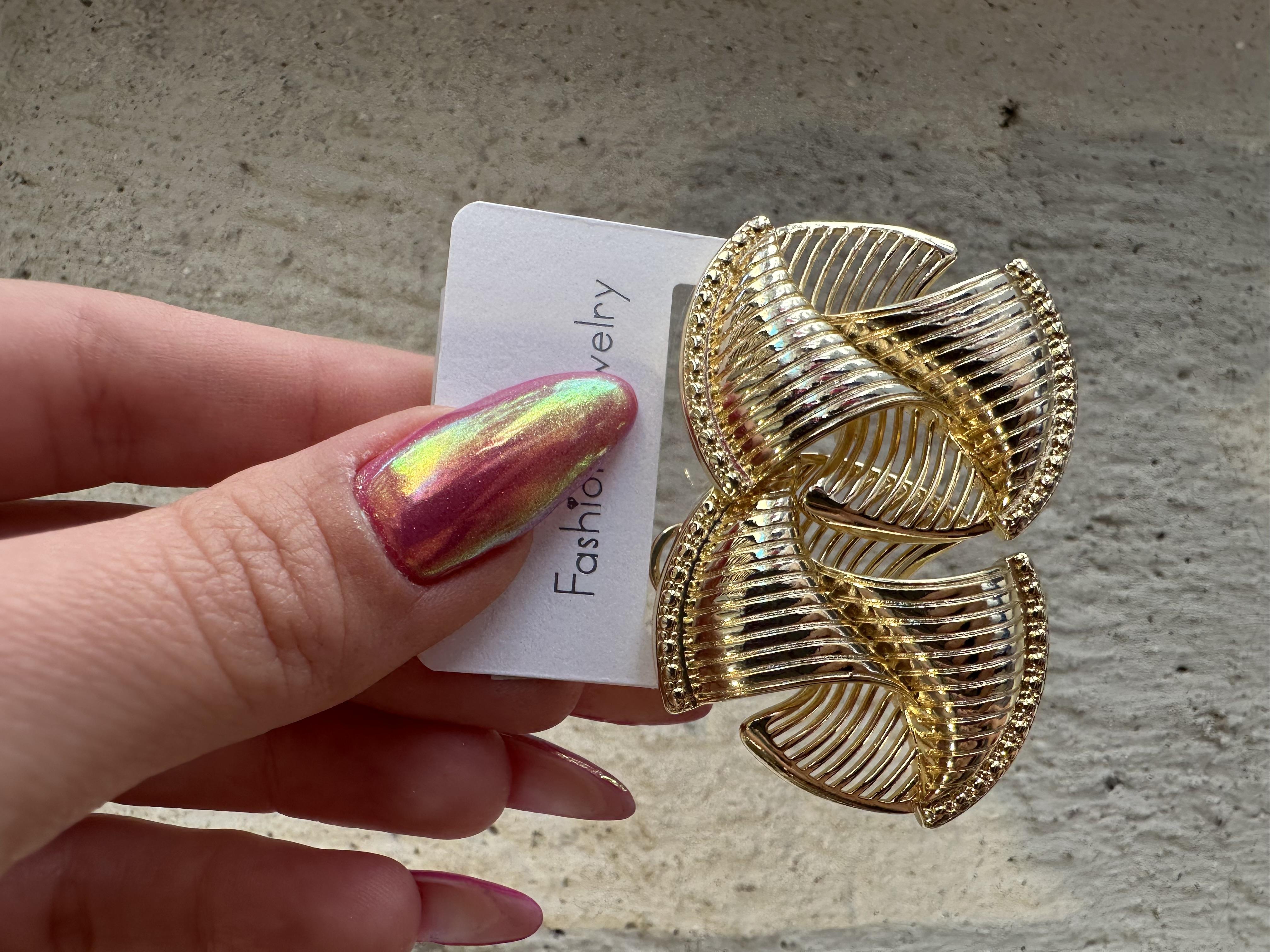 Marka Model Tasarım Gold Küpe