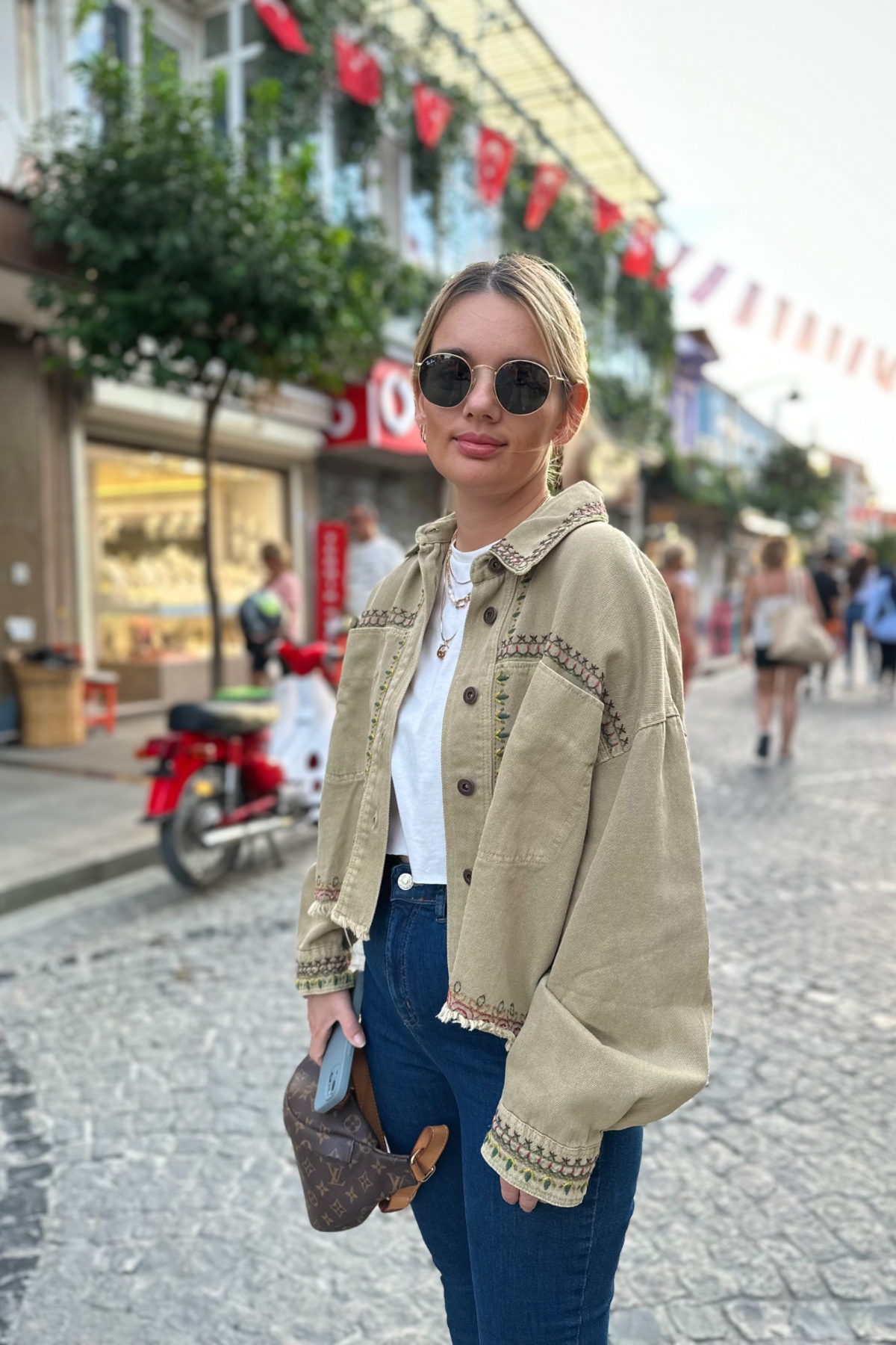 Marka muadili Nakış İşlemeli  Gabardin Ceket