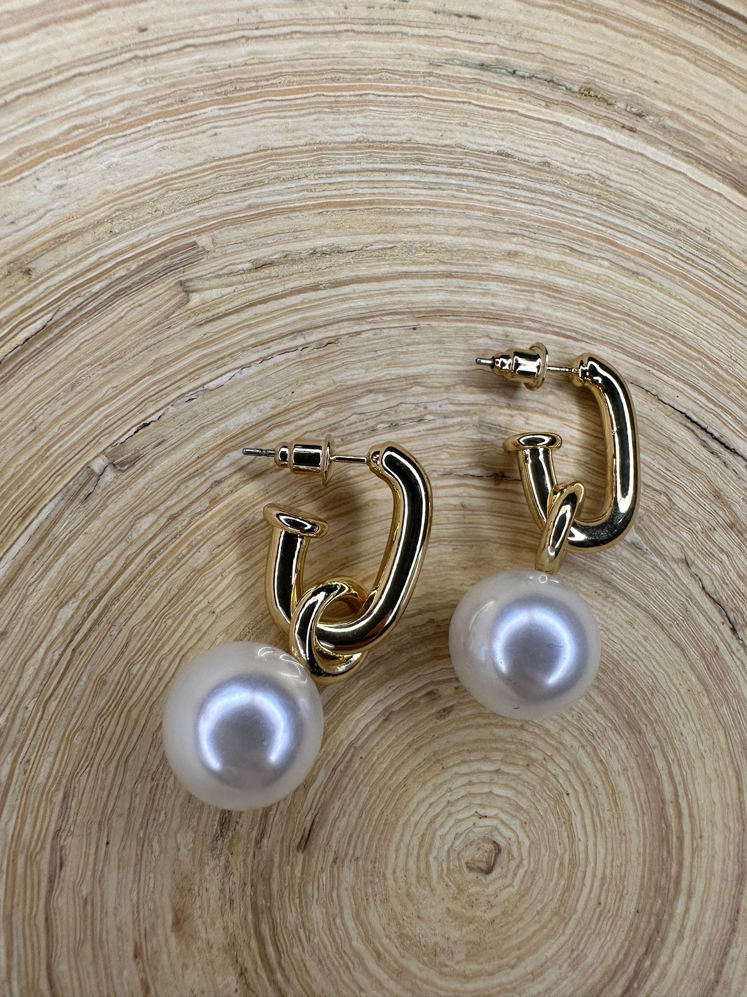 Oval İnci Detay Küpe