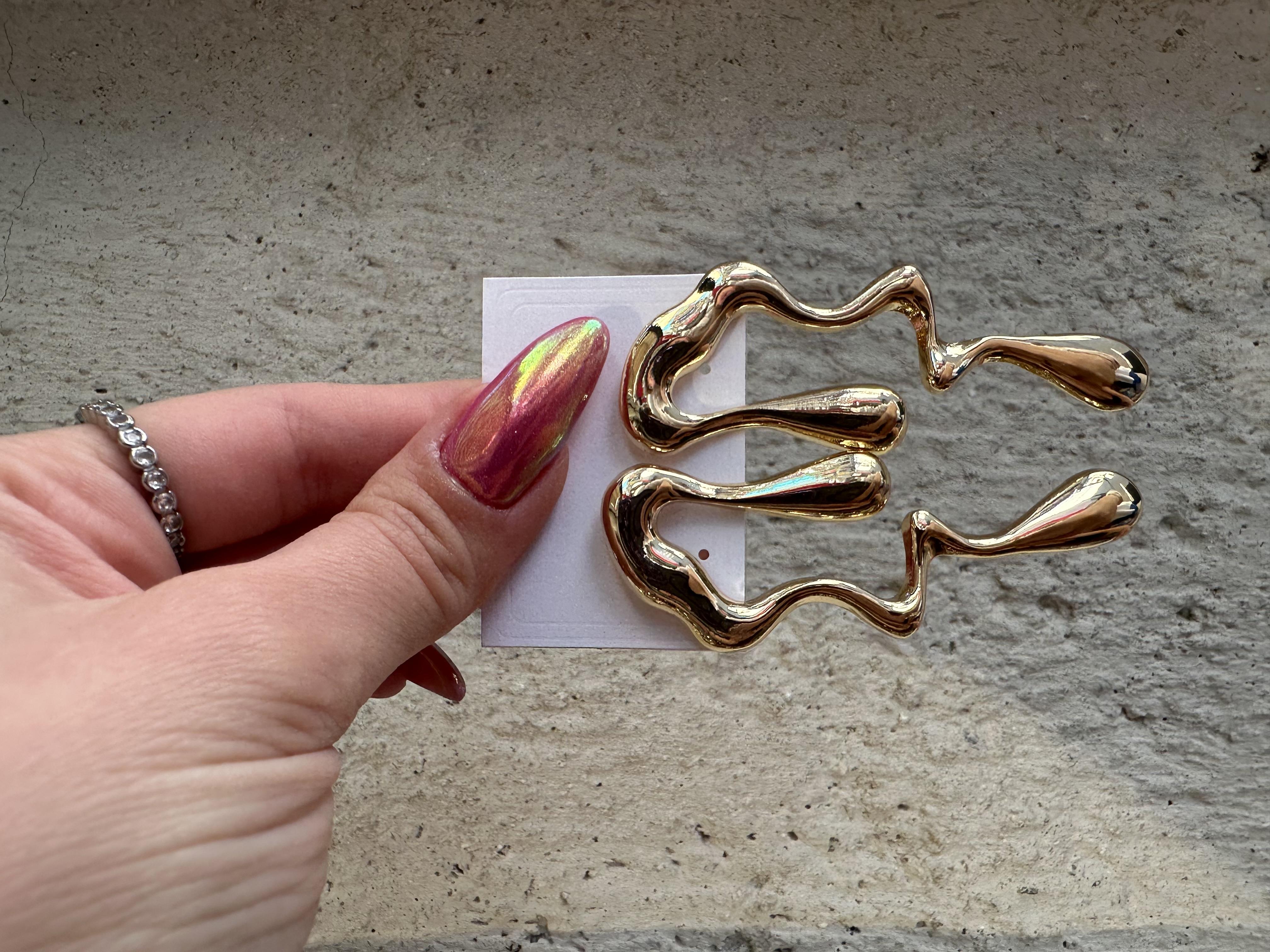 Pinterest Kıvrımlı Gold Küpe