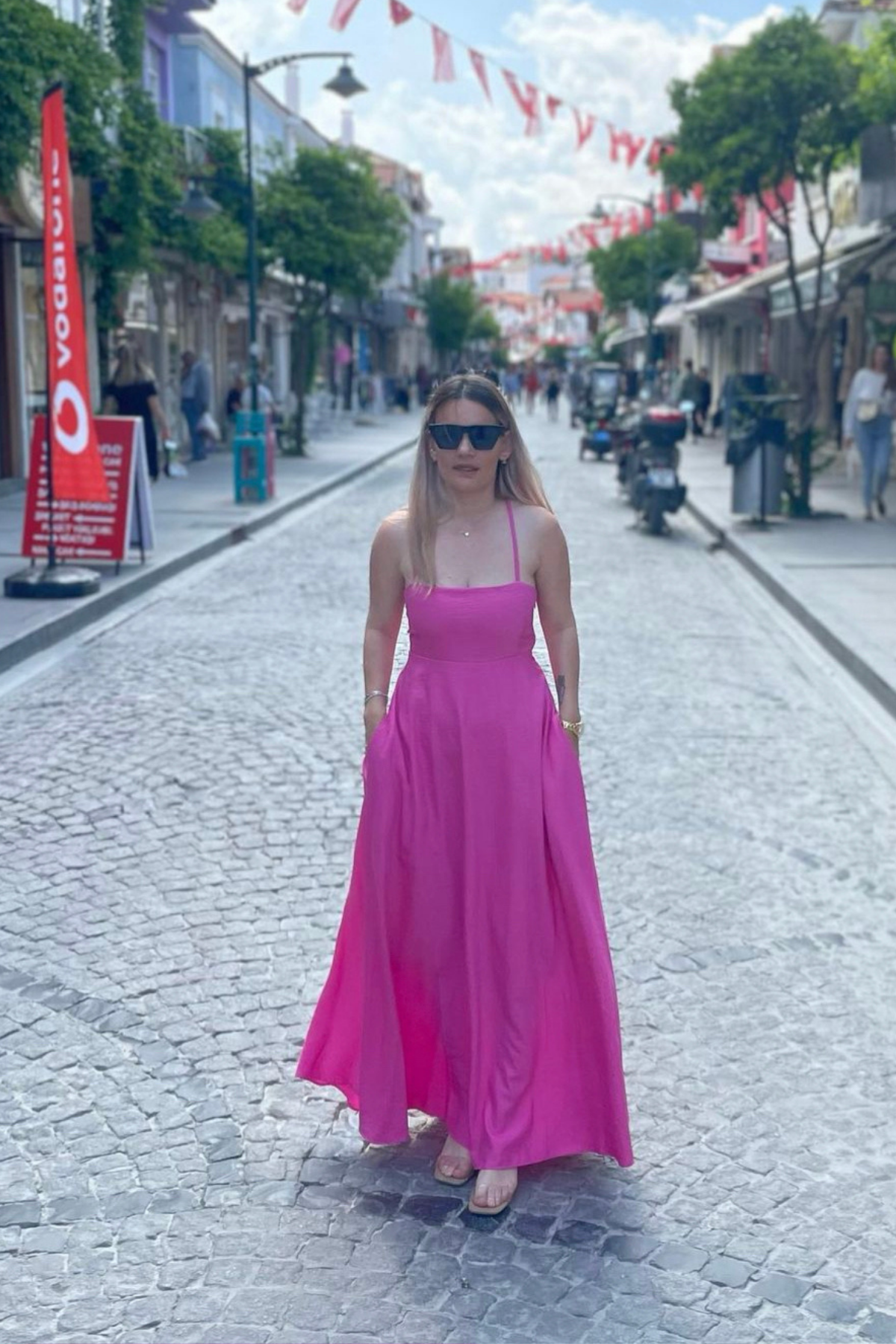Sırt Çapraz Detay Midi Boy Elbise - FUŞYA