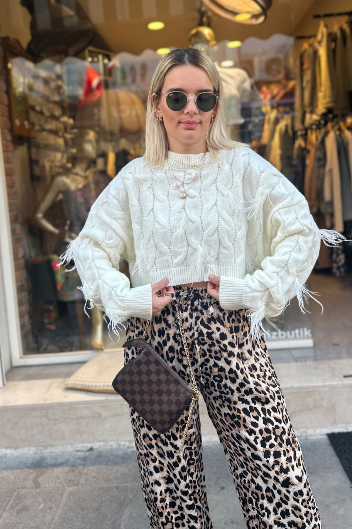 Tüy Detay Triko - beyaz