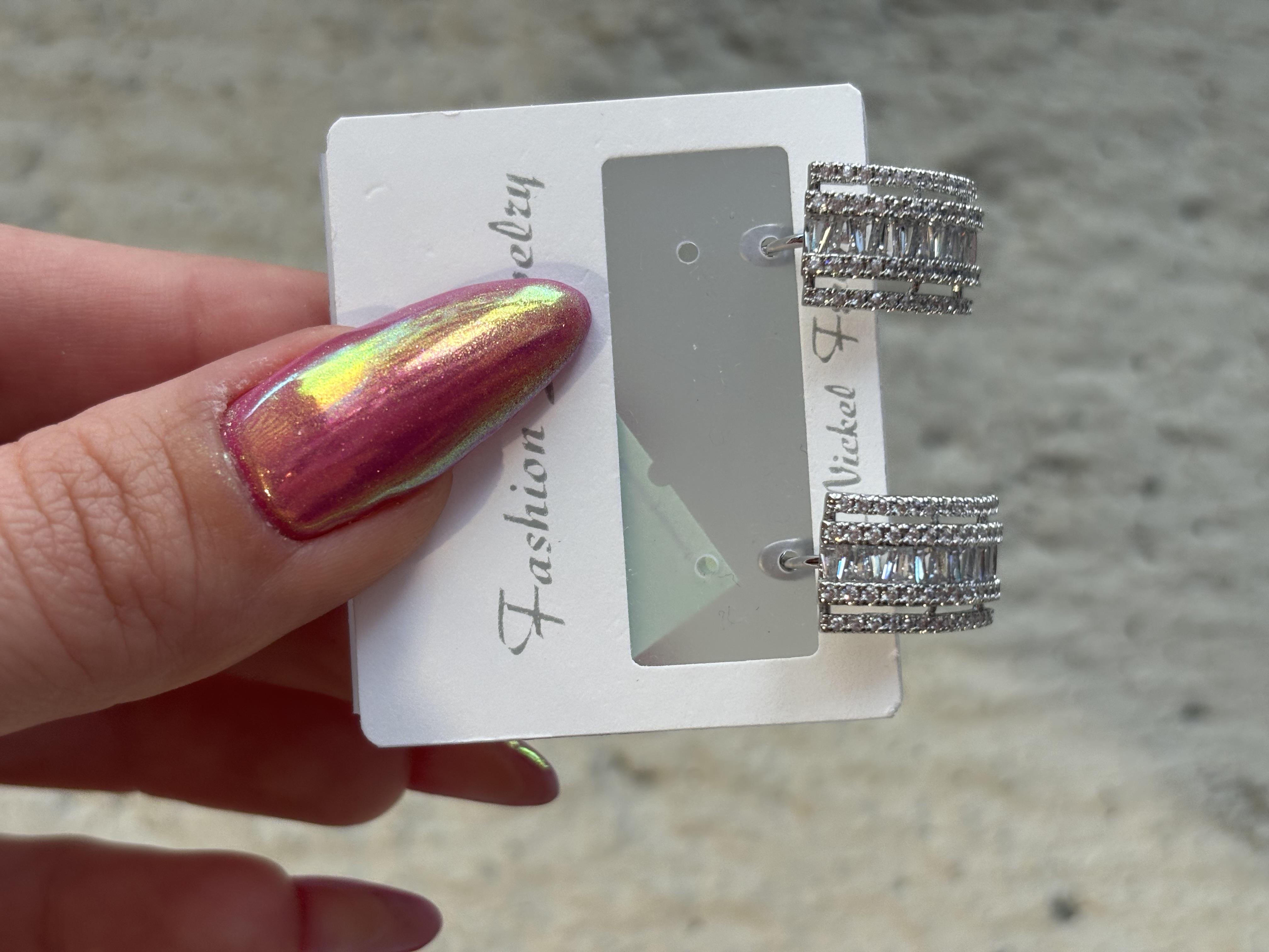 VIP Seri Sıra Taş Çelik Küpe