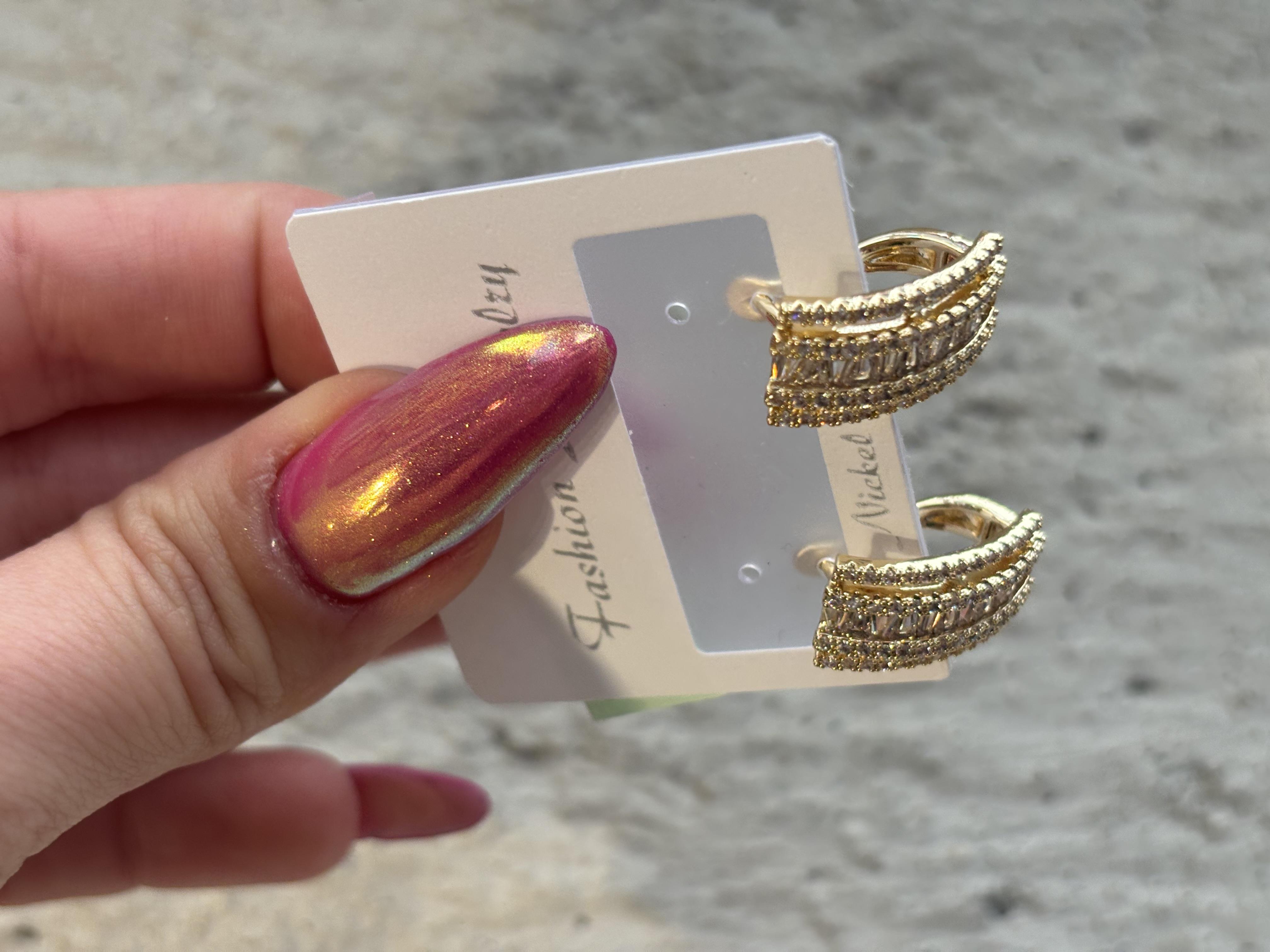 VIP Seri Sıra Taş Gold Çelik Küpe